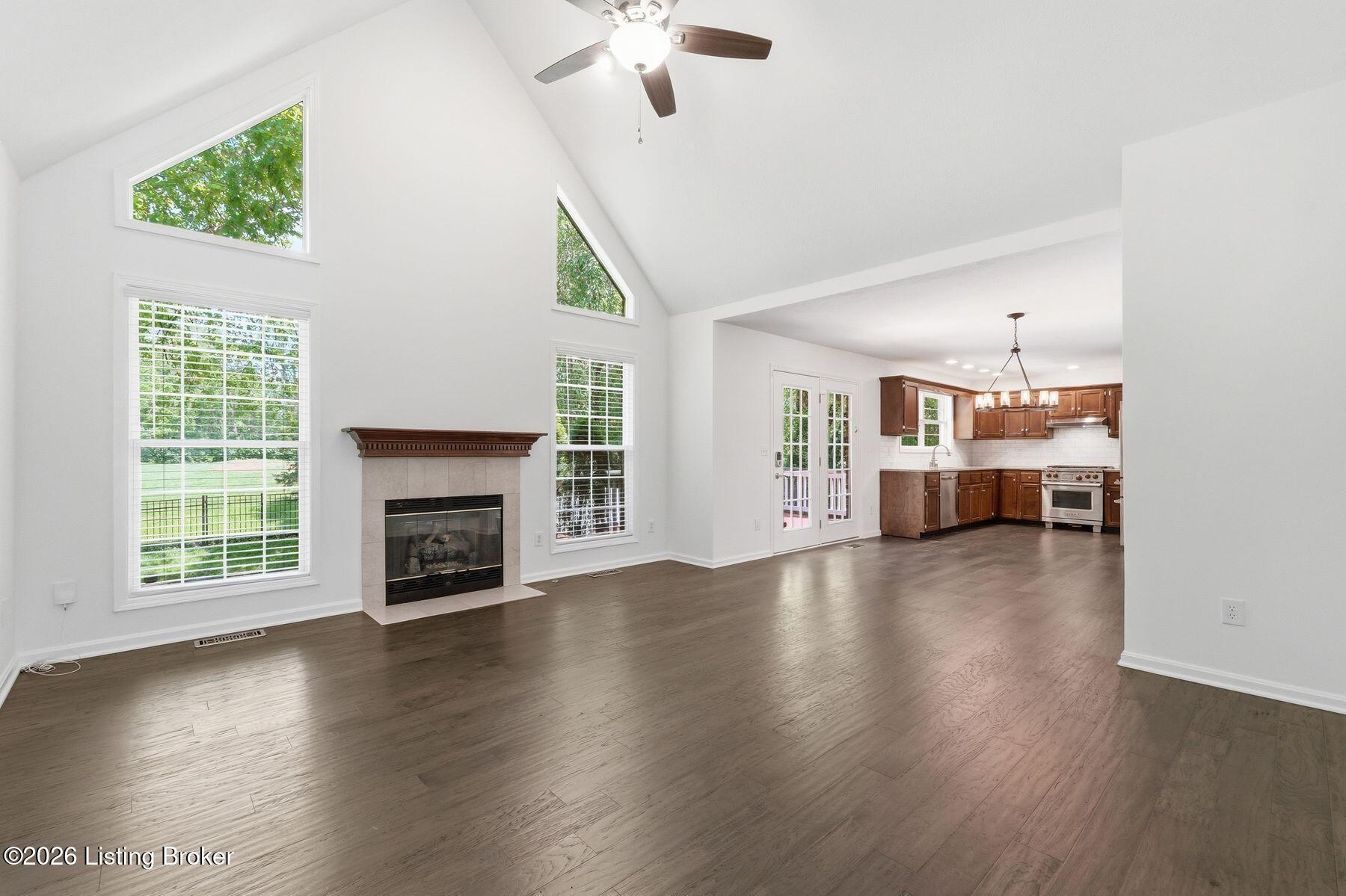 1118 Crosstimbers Dr