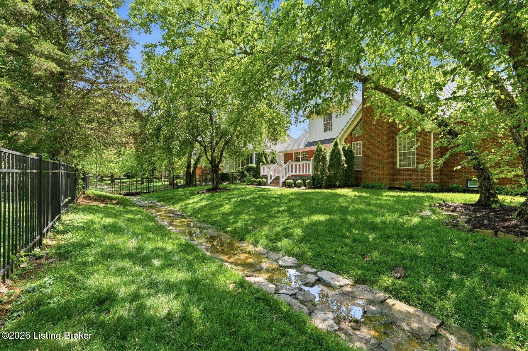 1118 Crosstimbers Dr