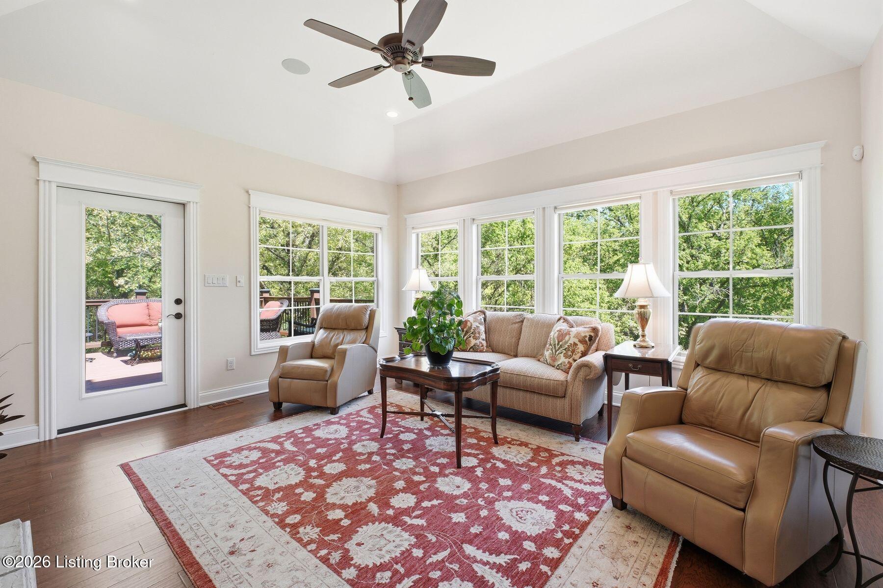 301 Maple Valley Rd