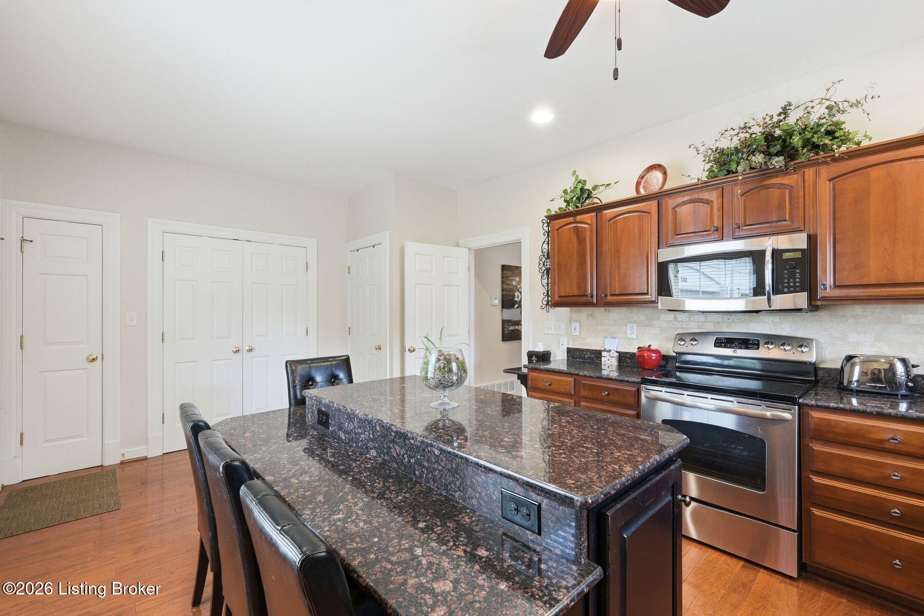 3823 Spring Arbor Dr