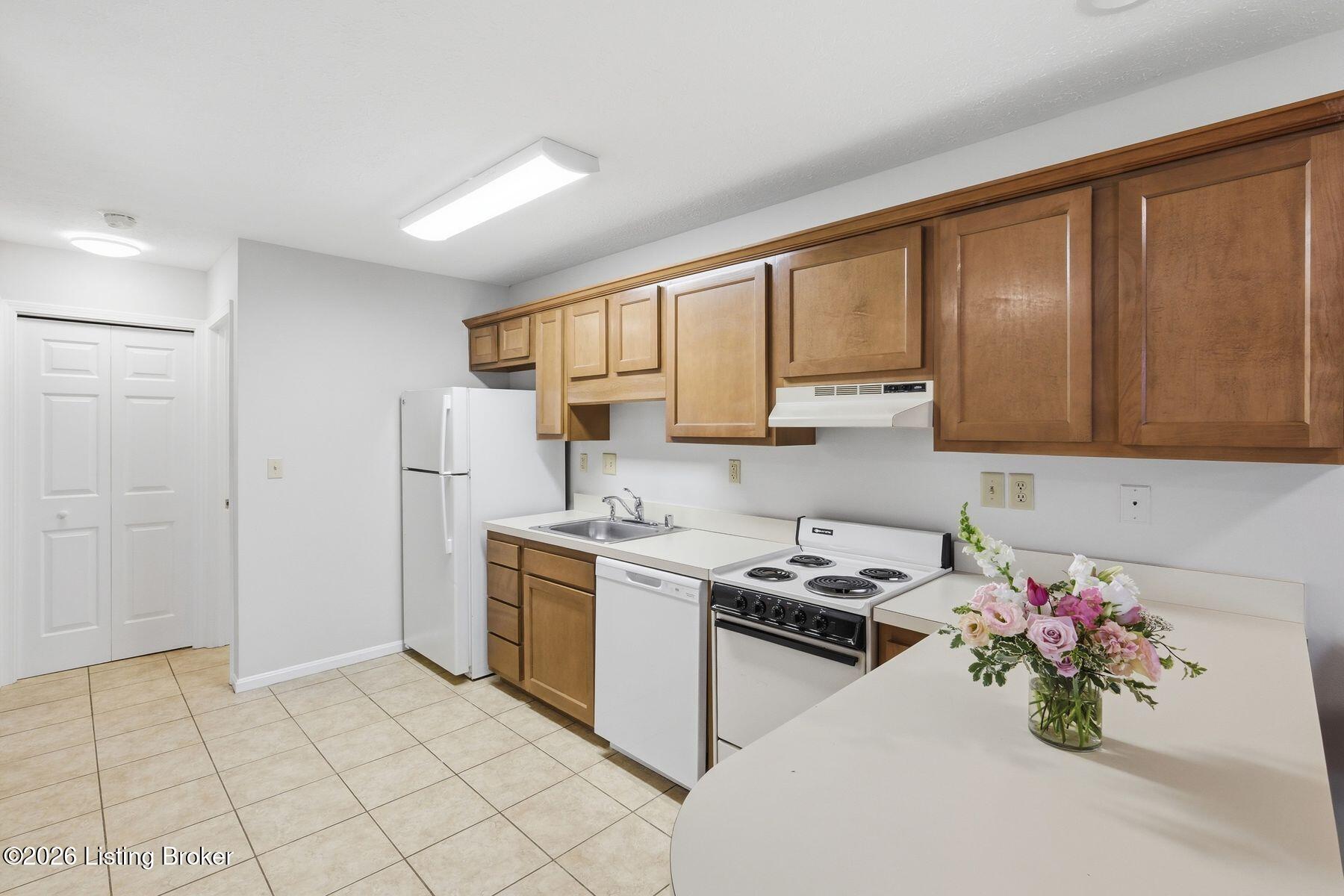 2738 Brownsboro Rd 1