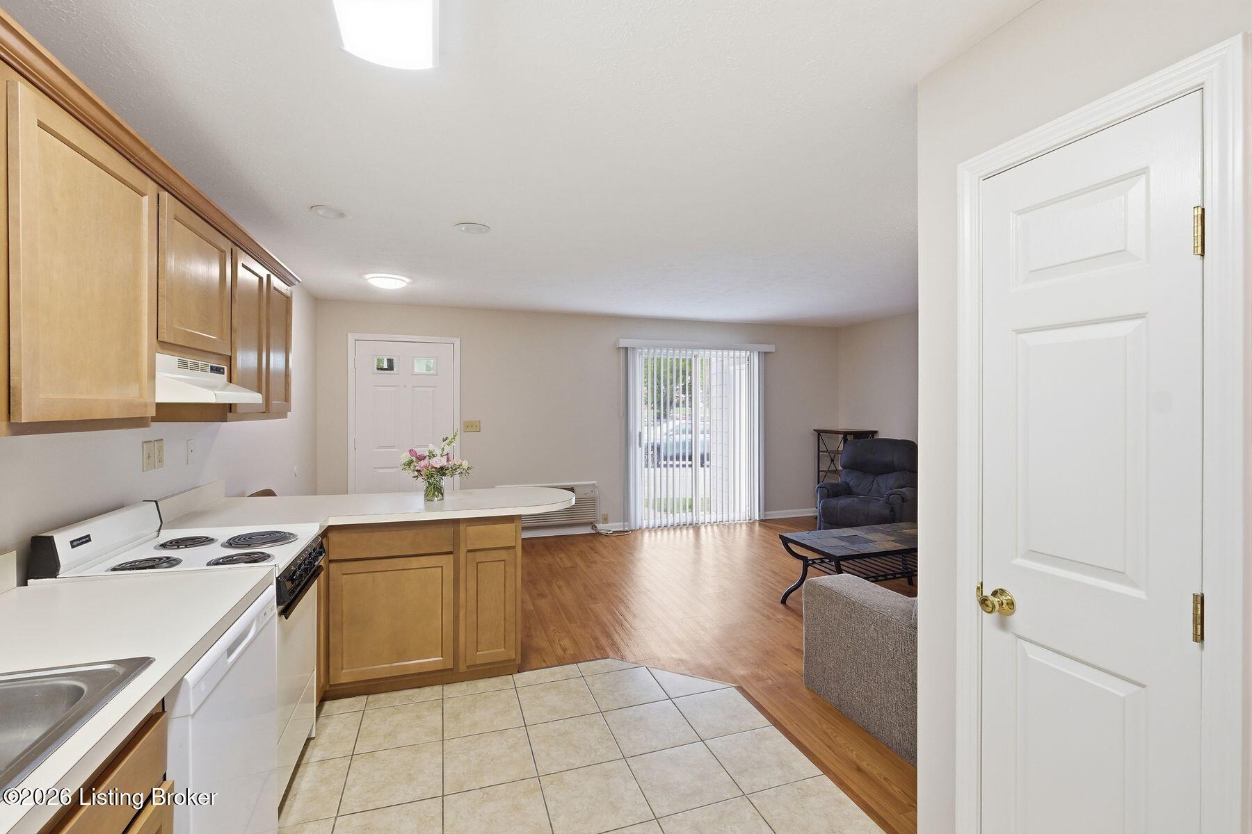 2738 Brownsboro Rd 1