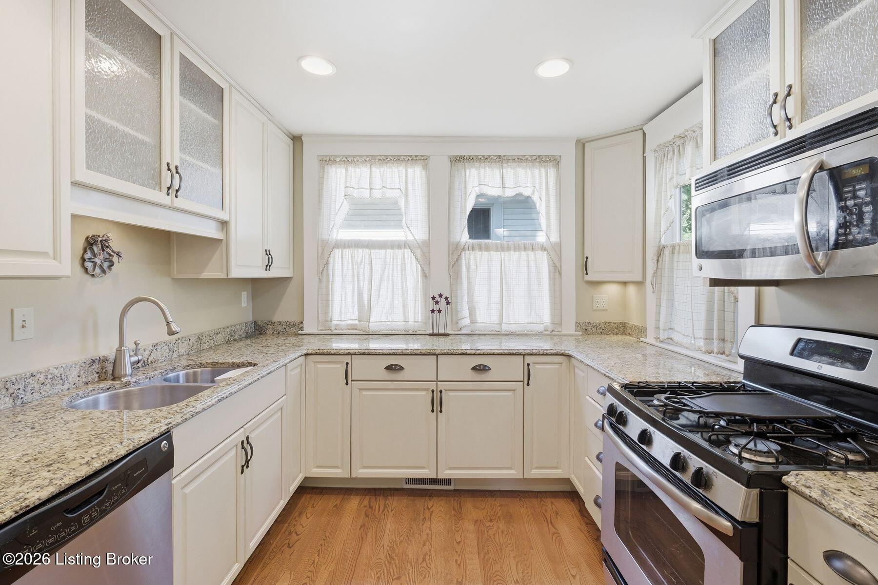 3301 Richard Ave