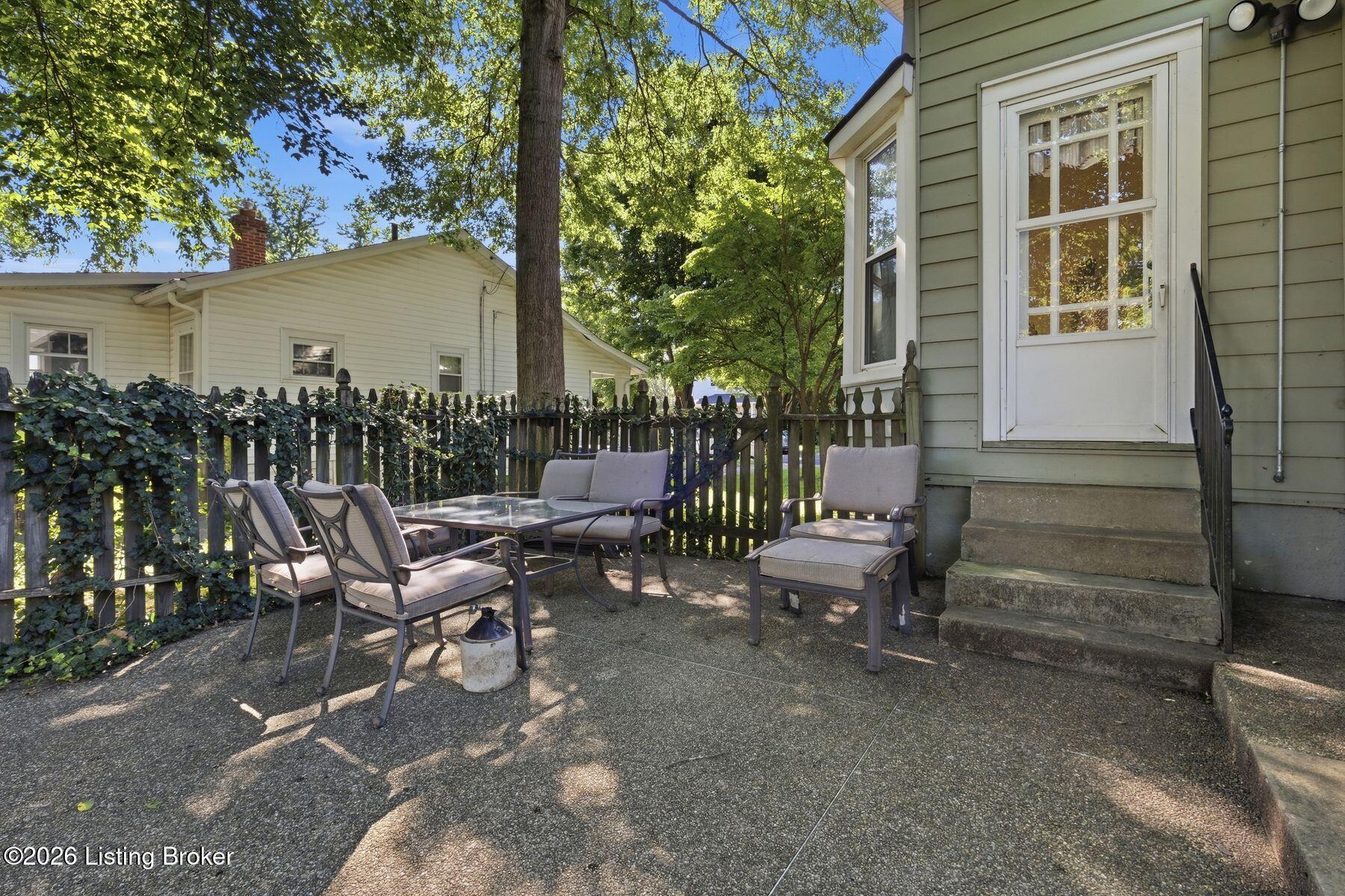 3301 Richard Ave