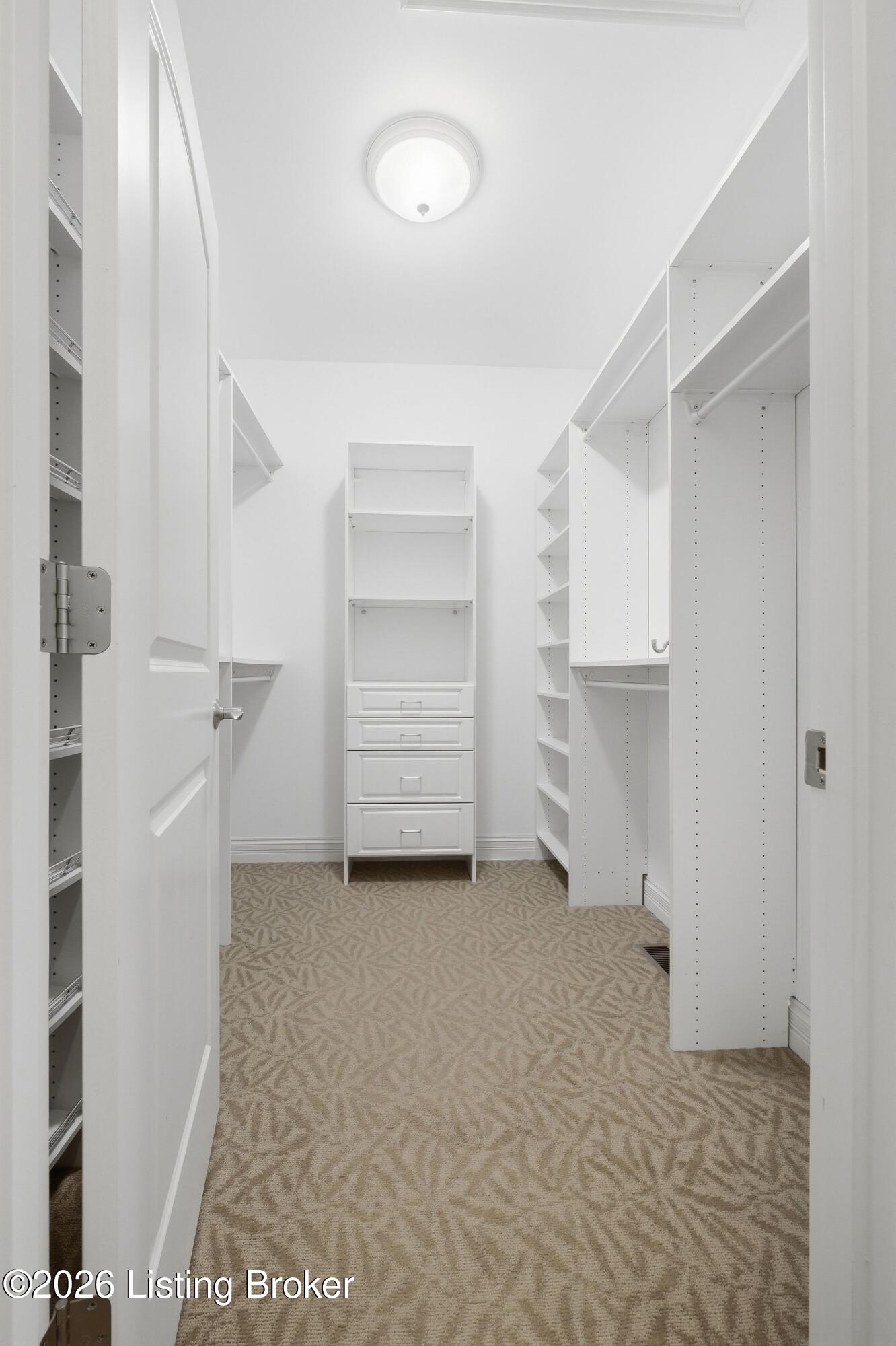 7403 Creekton Dr
