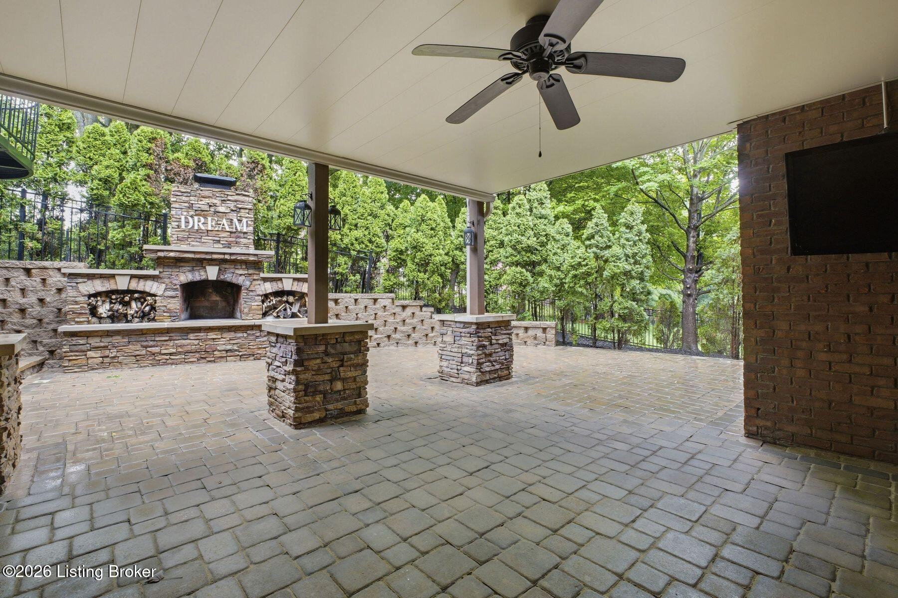7403 Creekton Dr