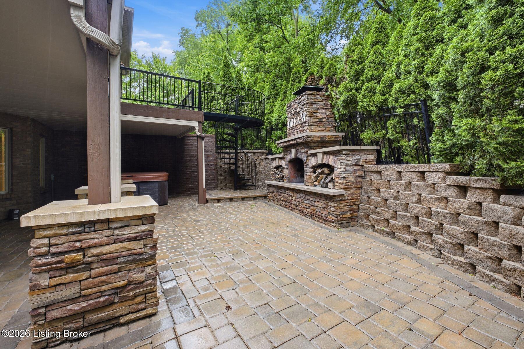 7403 Creekton Dr