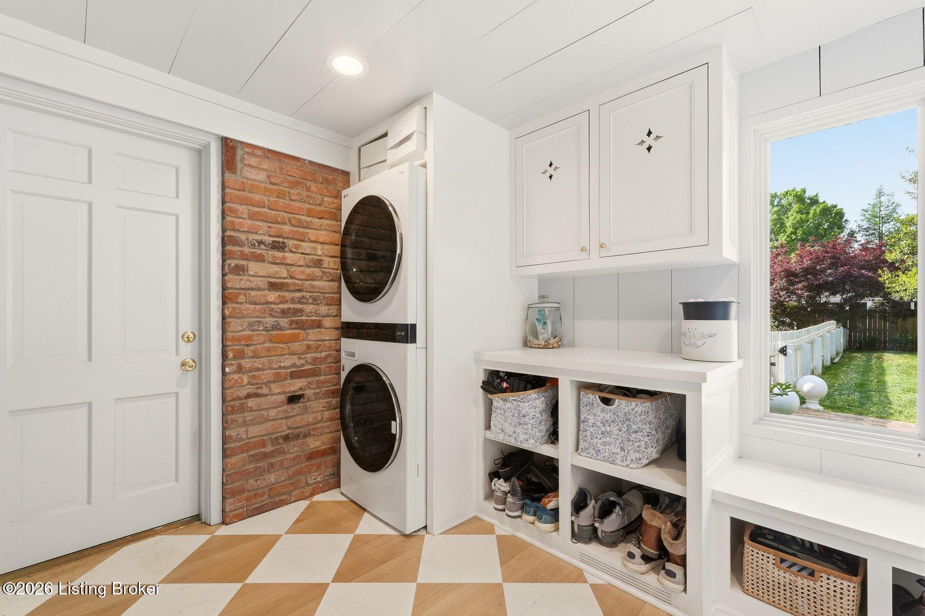 506 Jarvis Ln