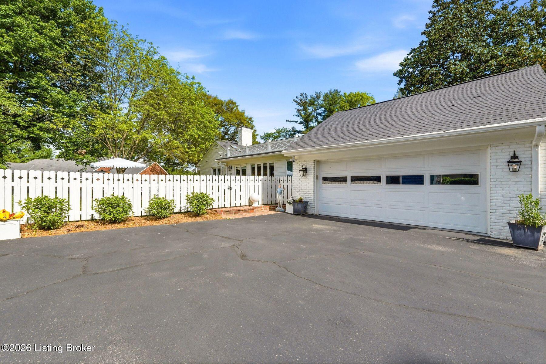 506 Jarvis Ln