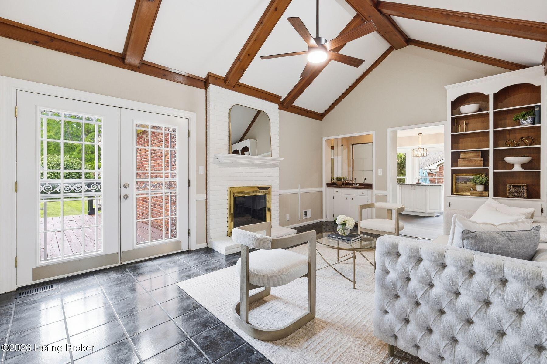 10110 Timberwood Cir