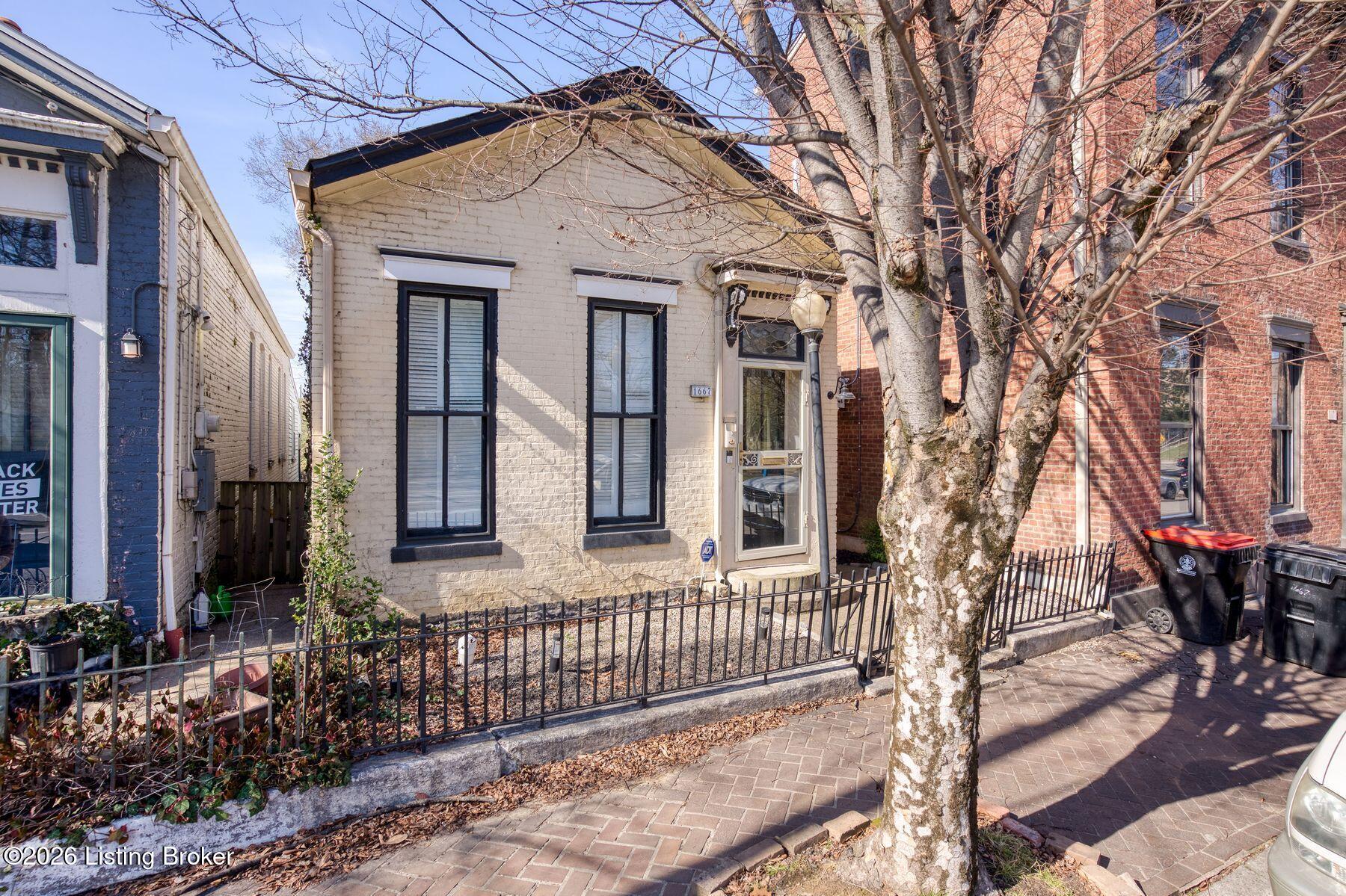 1667 Story Ave