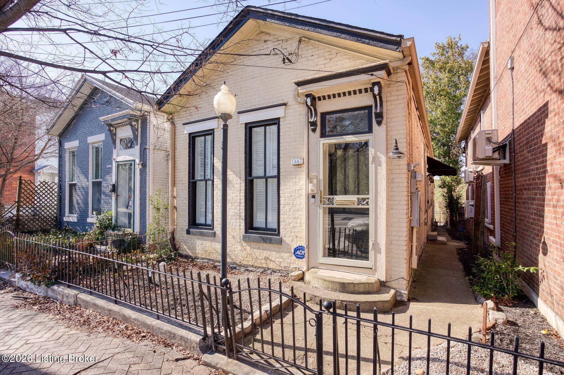 1667 Story Ave