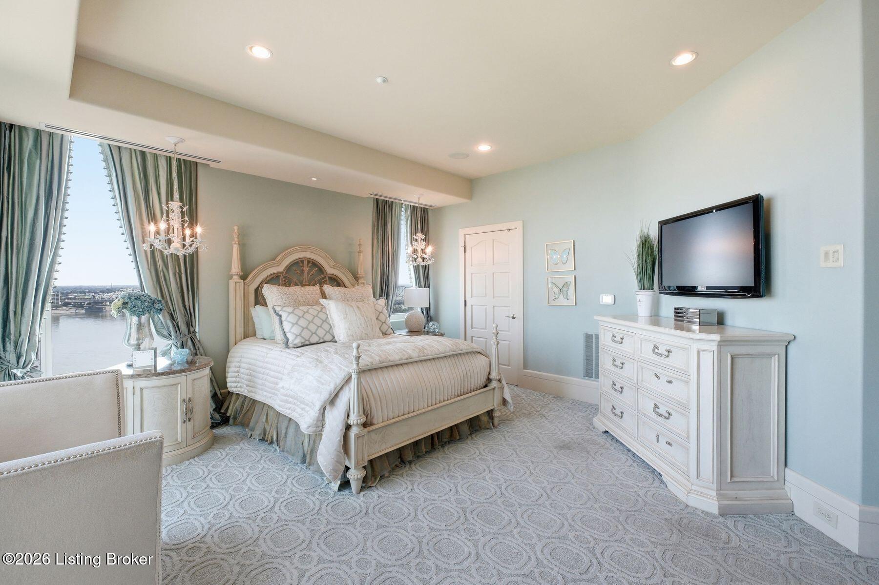 222 E Witherspoon St 1601