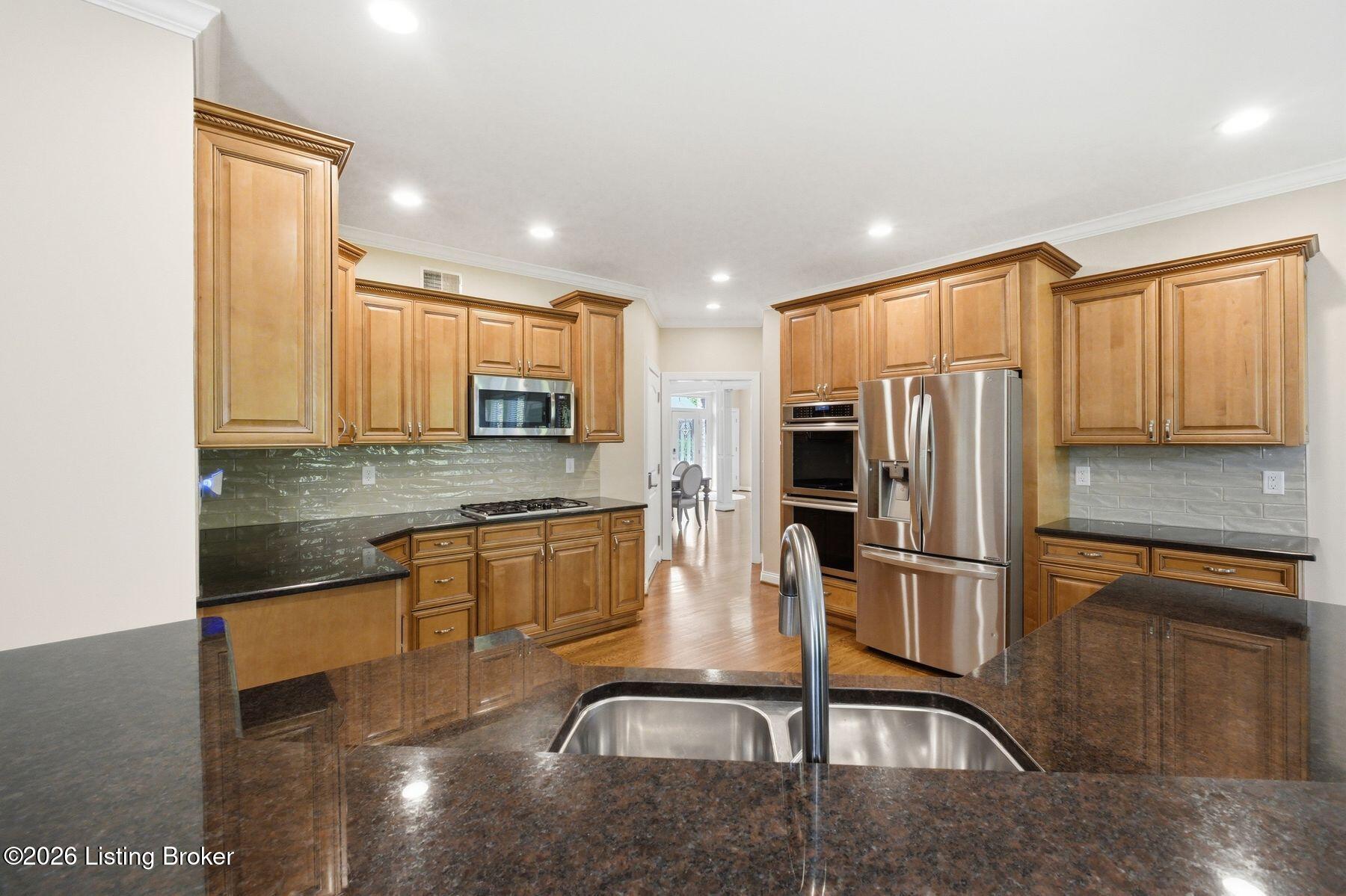 300 Longview Park Pl