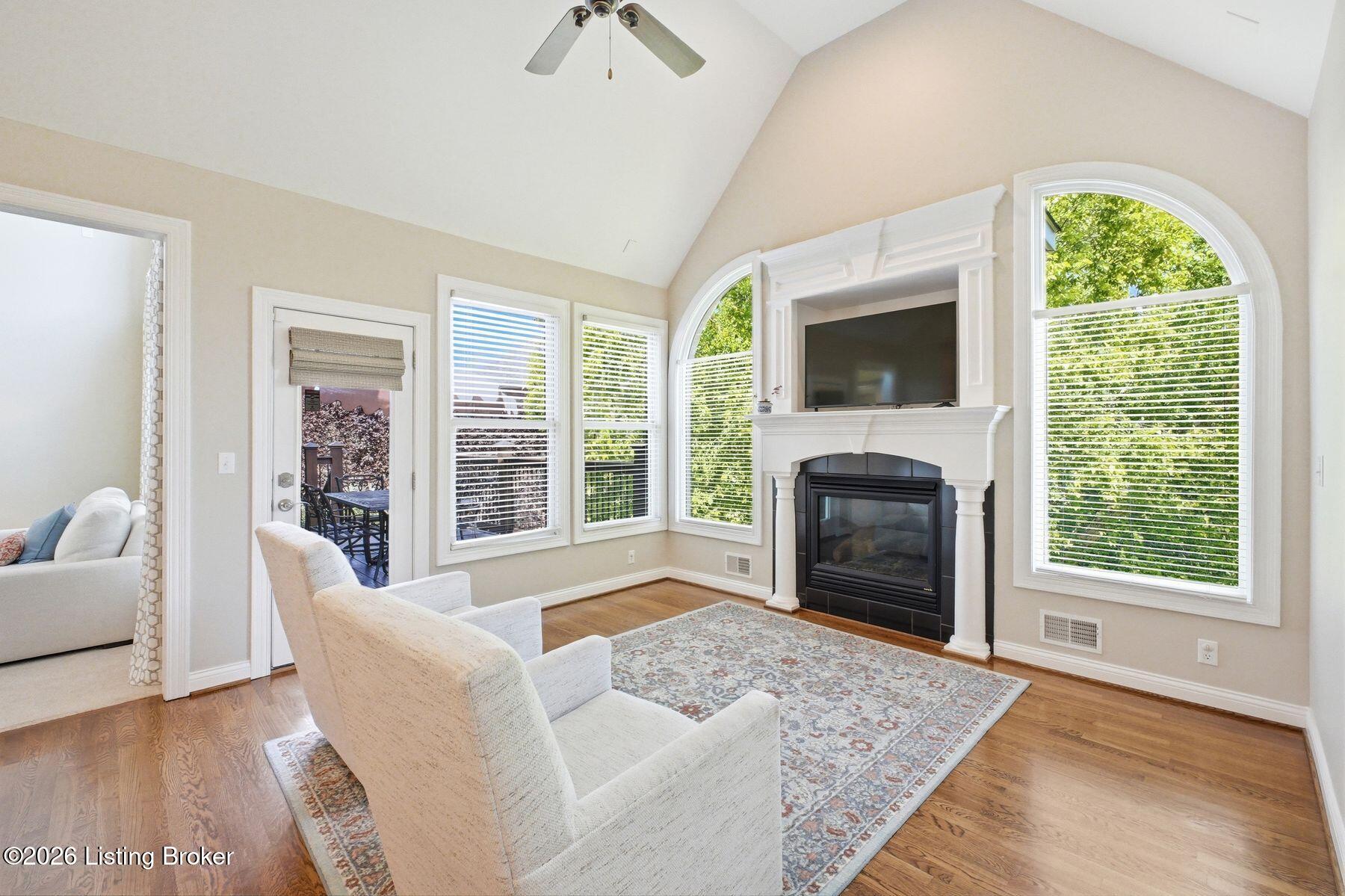 300 Longview Park Pl
