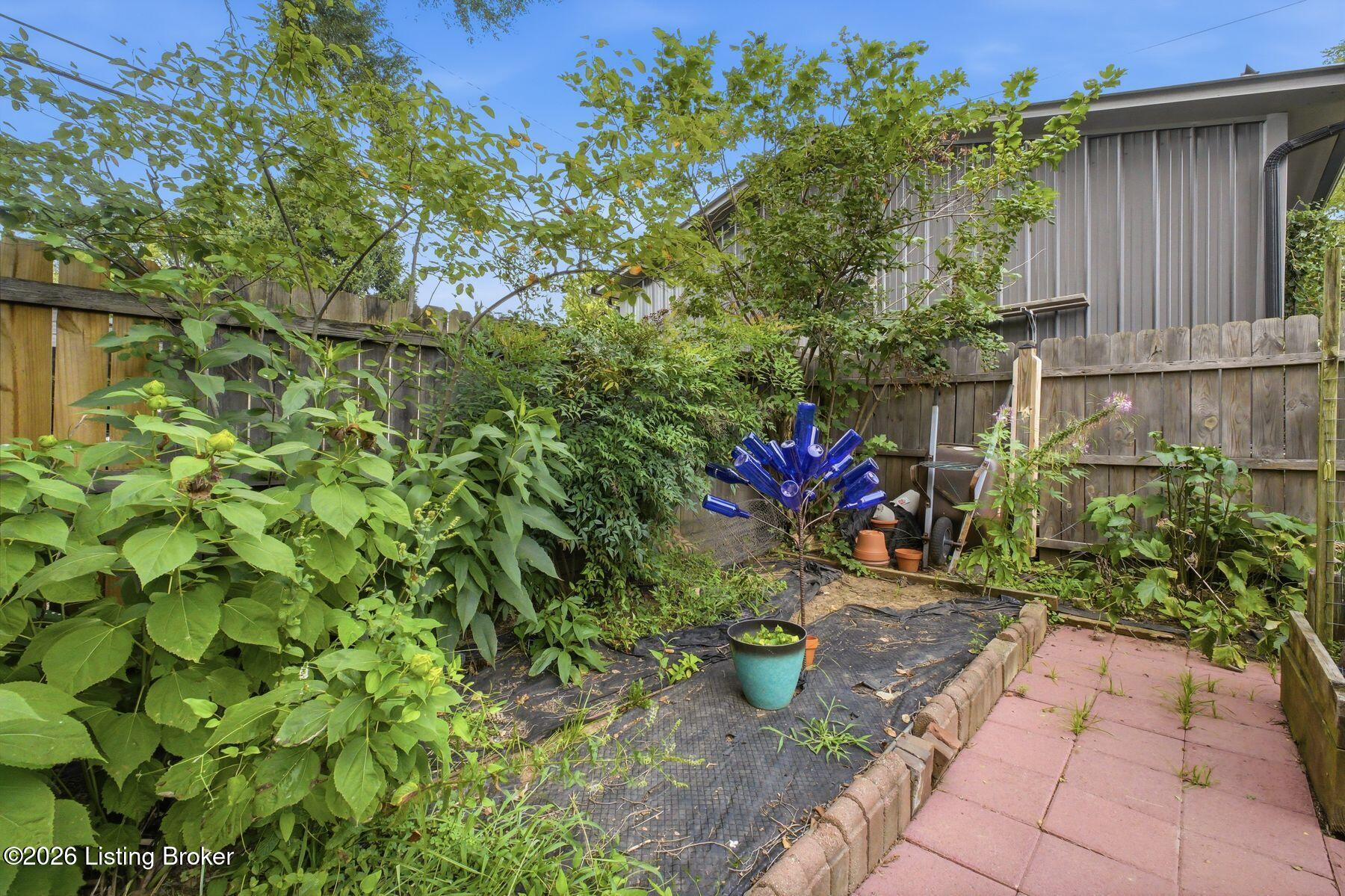 1325 Rufer Ave
