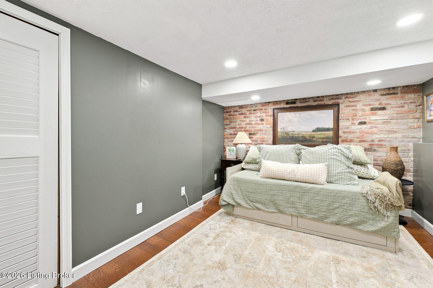 2609 Whittier Ave