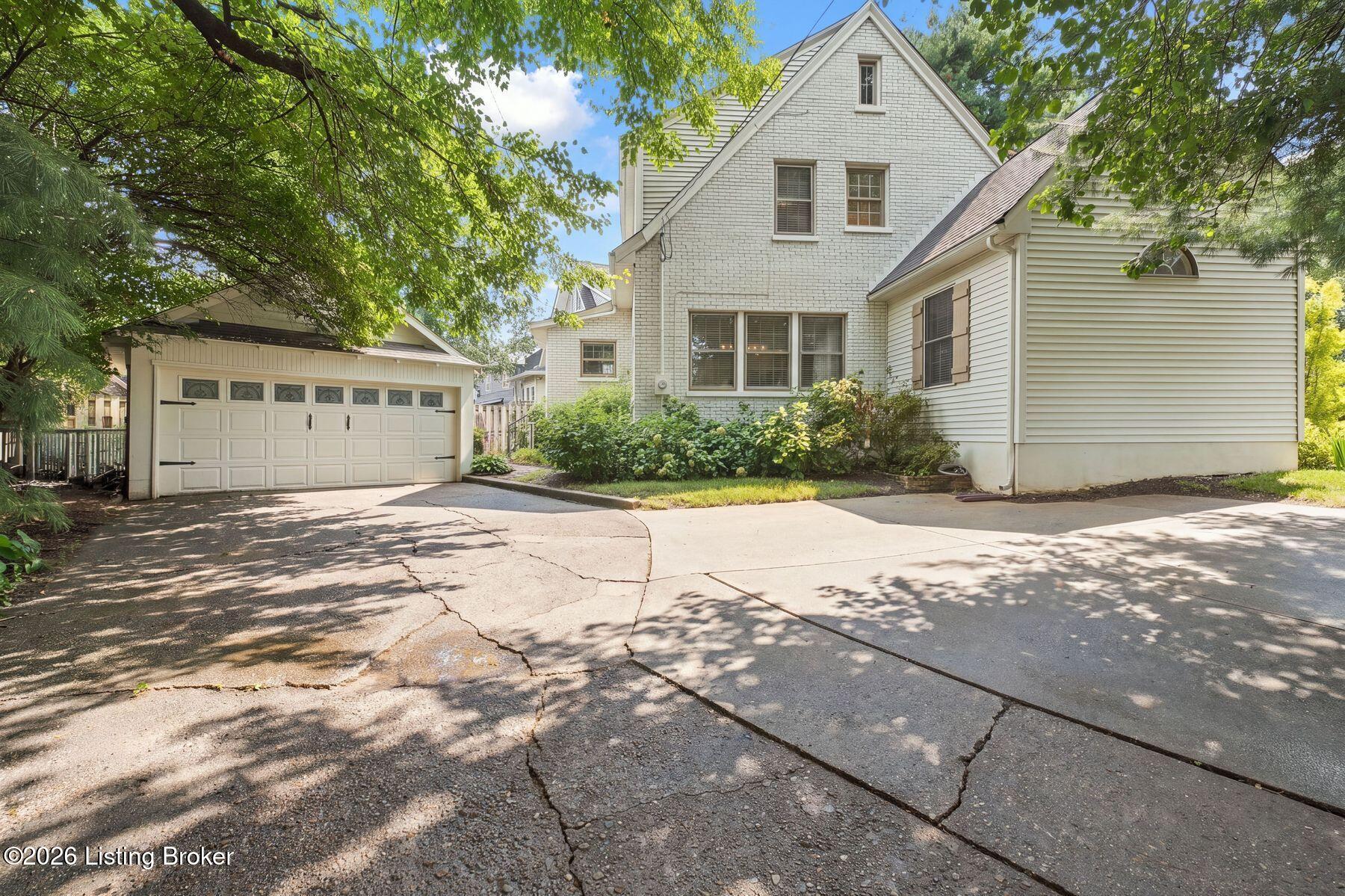 2609 Whittier Ave