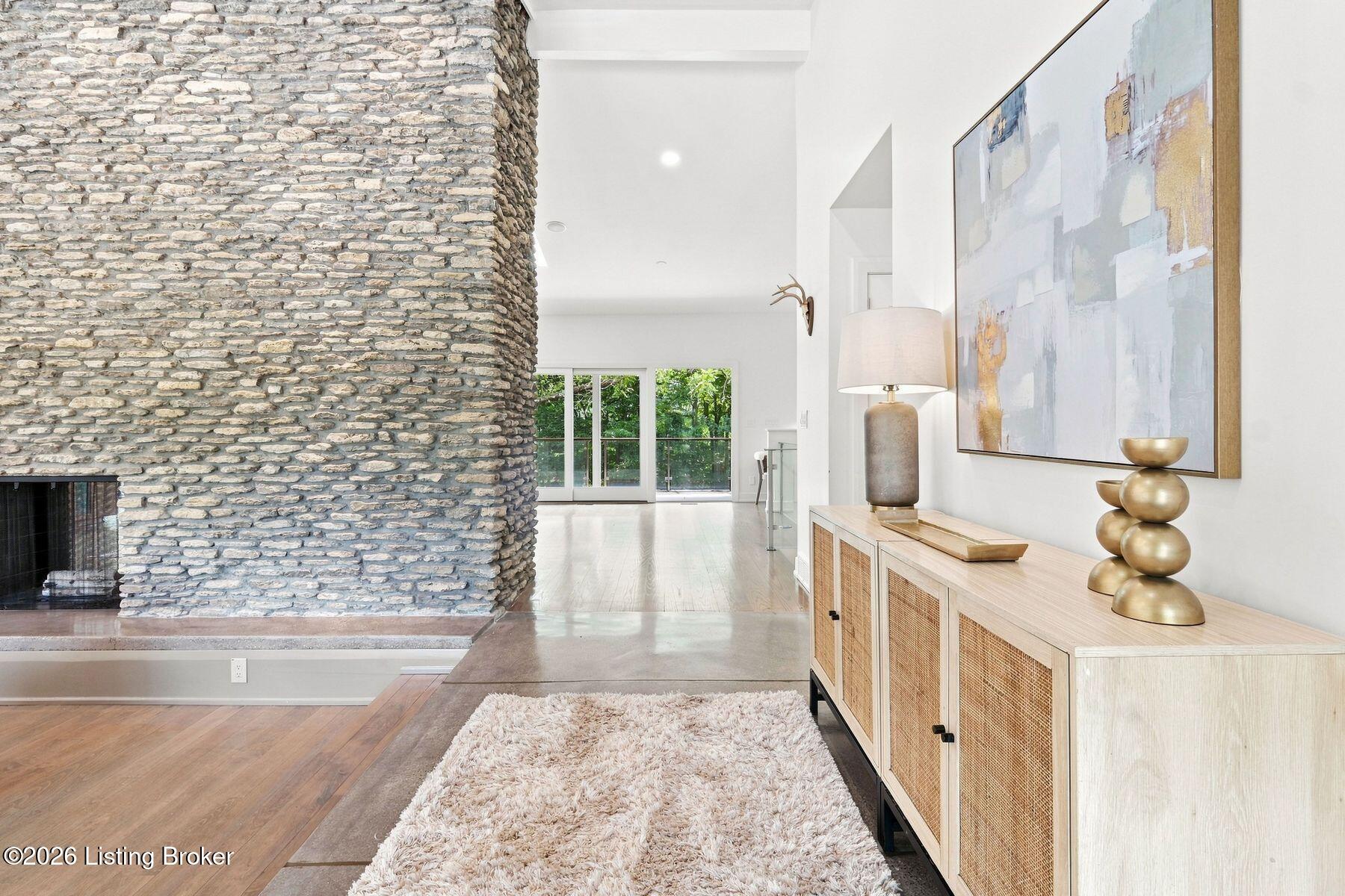 1128 Rostrevor Cir
