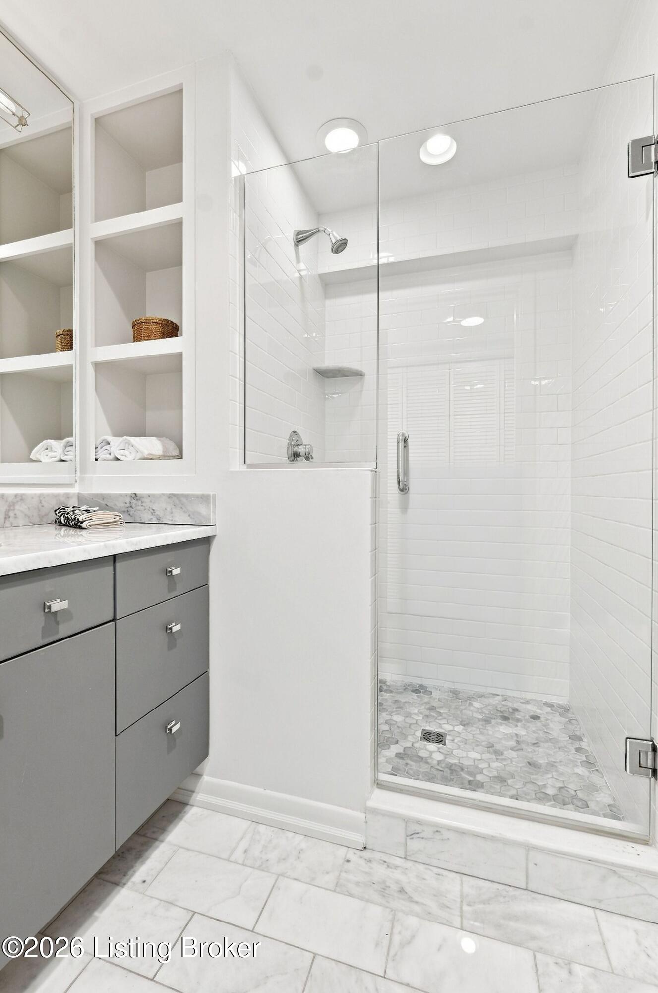 1128 Rostrevor Cir