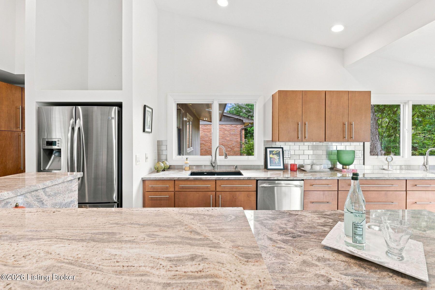 1128 Rostrevor Cir