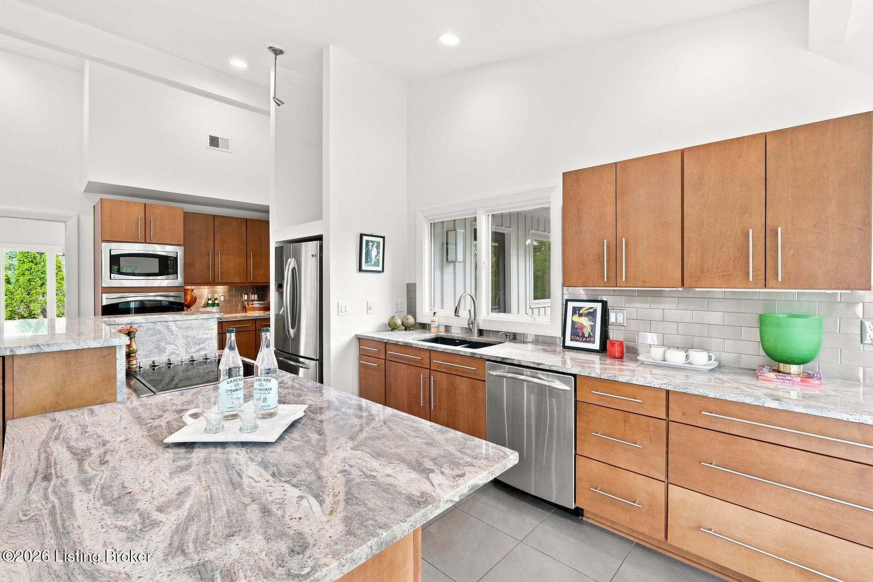 1128 Rostrevor Cir