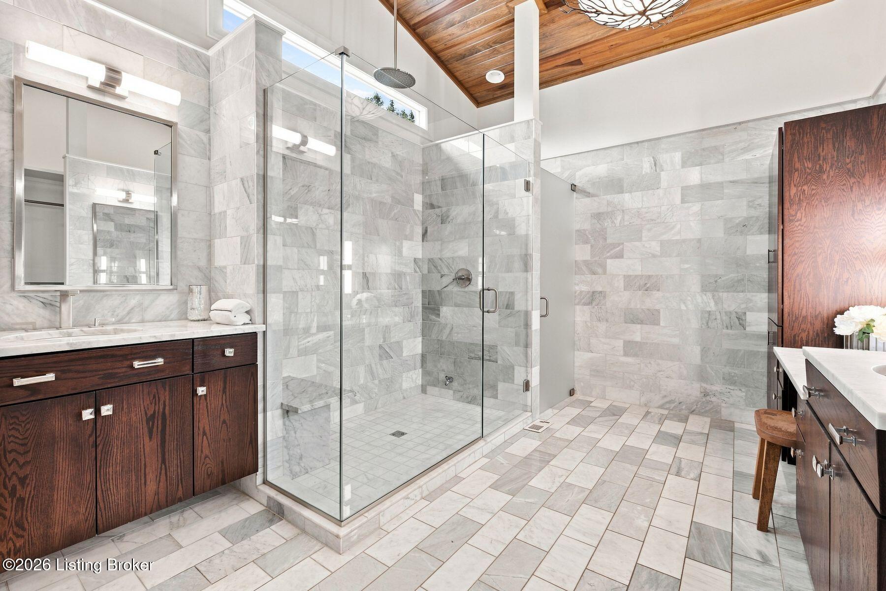 1128 Rostrevor Cir