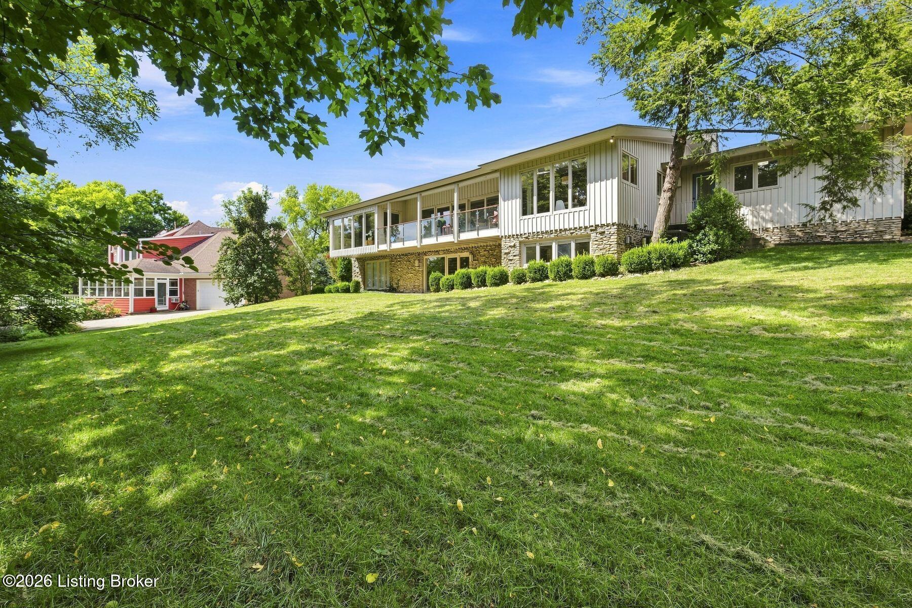 1128 Rostrevor Cir