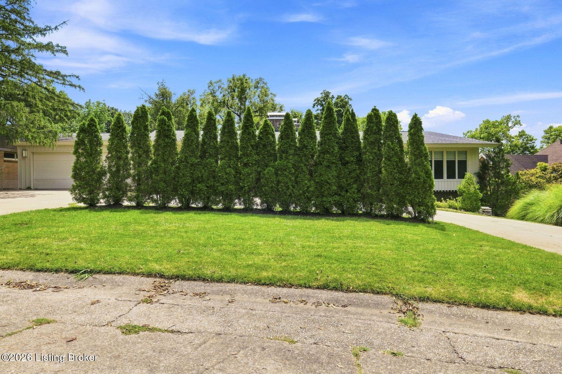1128 Rostrevor Cir