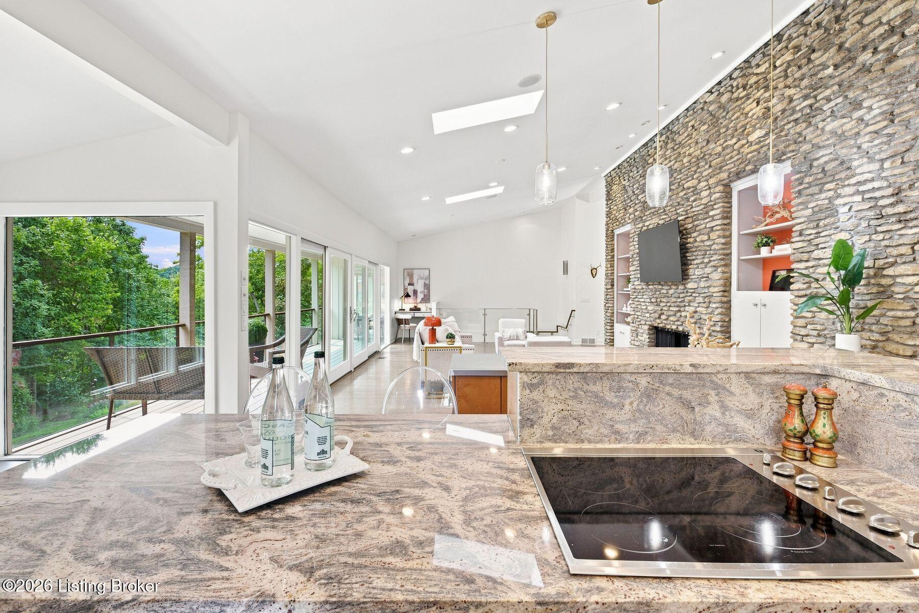 1128 Rostrevor Cir