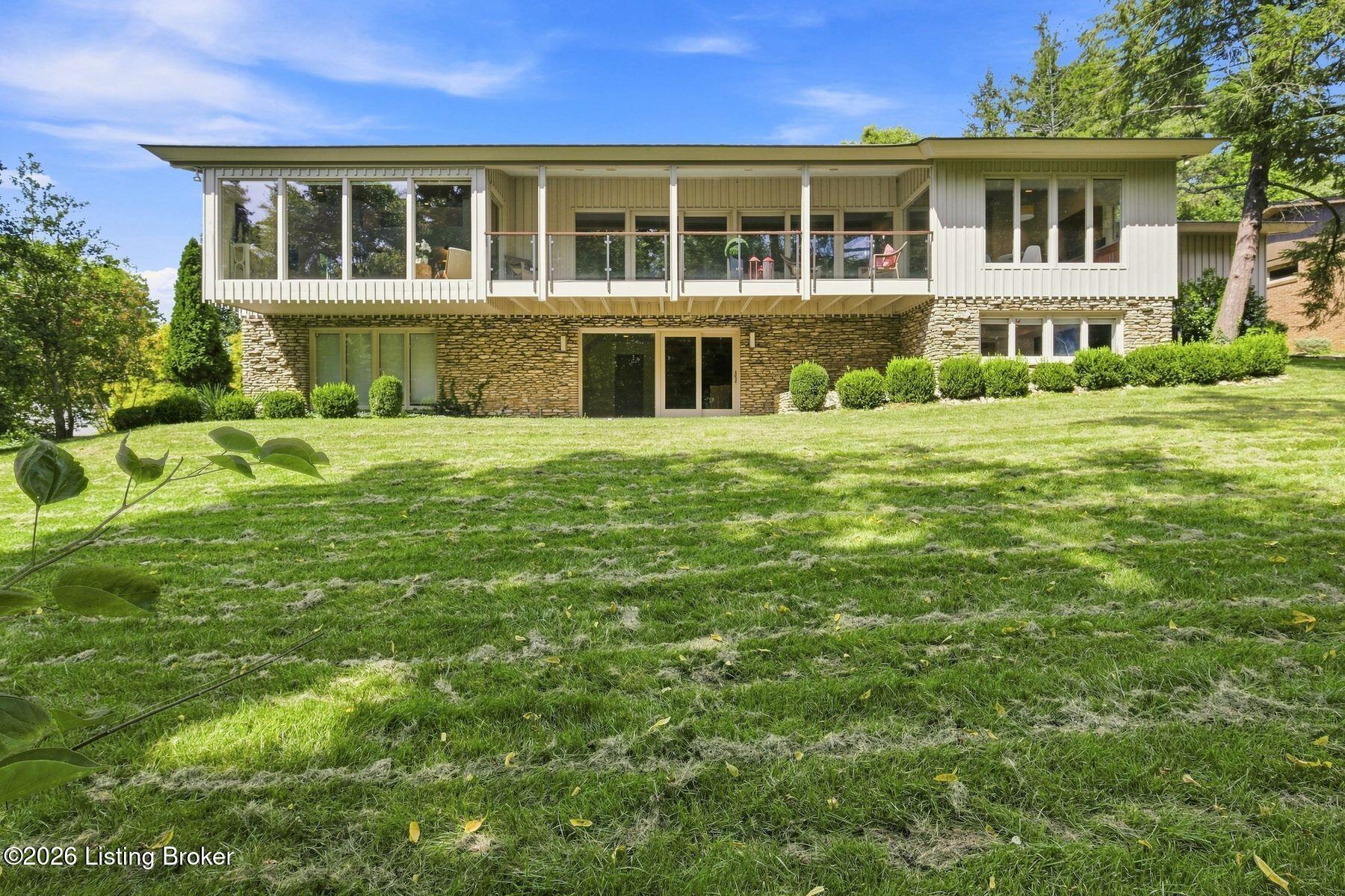 1128 Rostrevor Cir