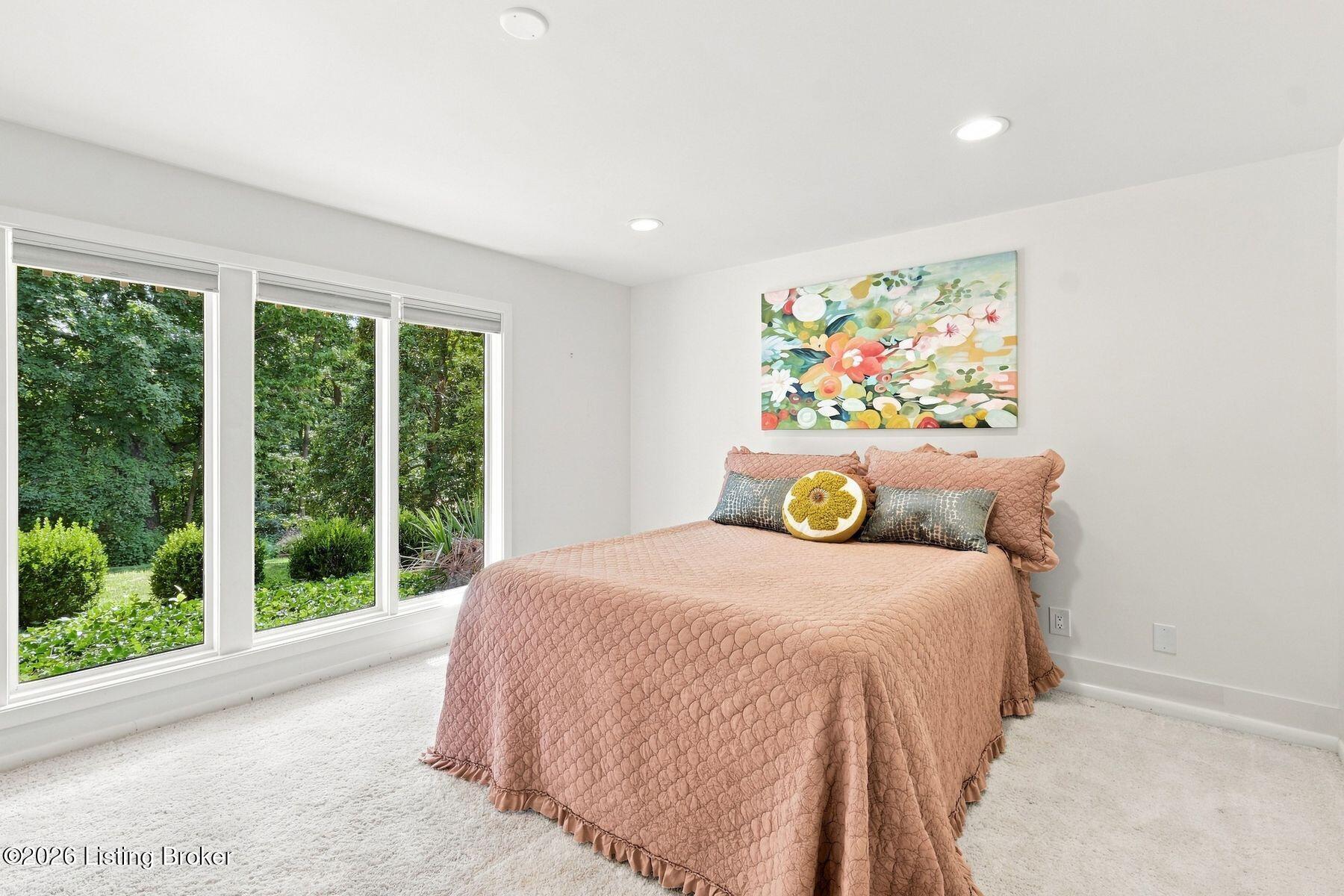 1128 Rostrevor Cir