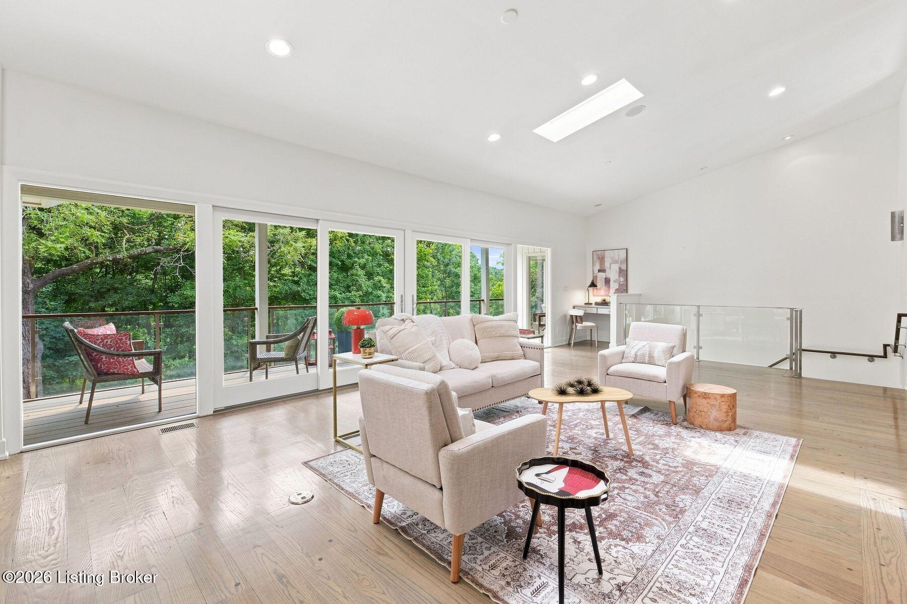 1128 Rostrevor Cir