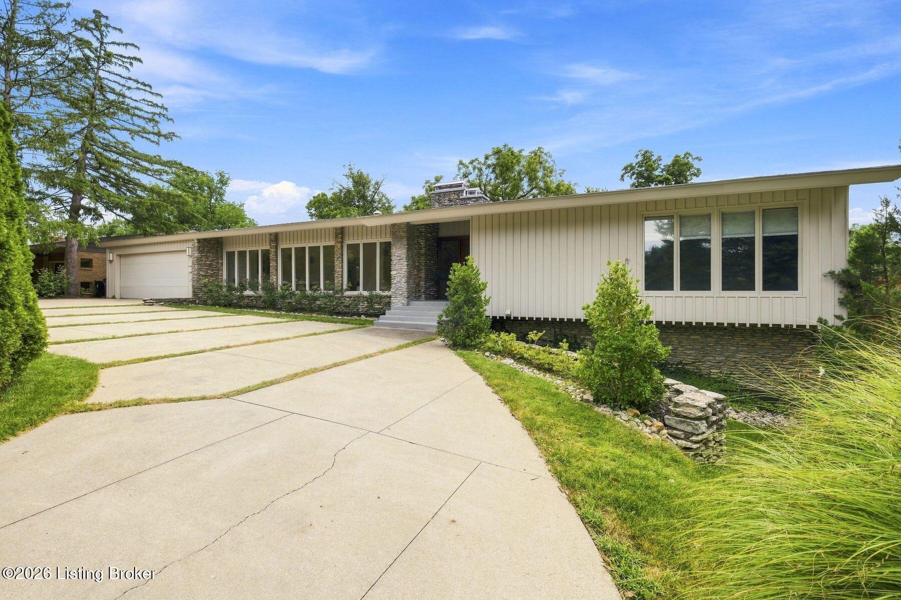 1128 Rostrevor Cir