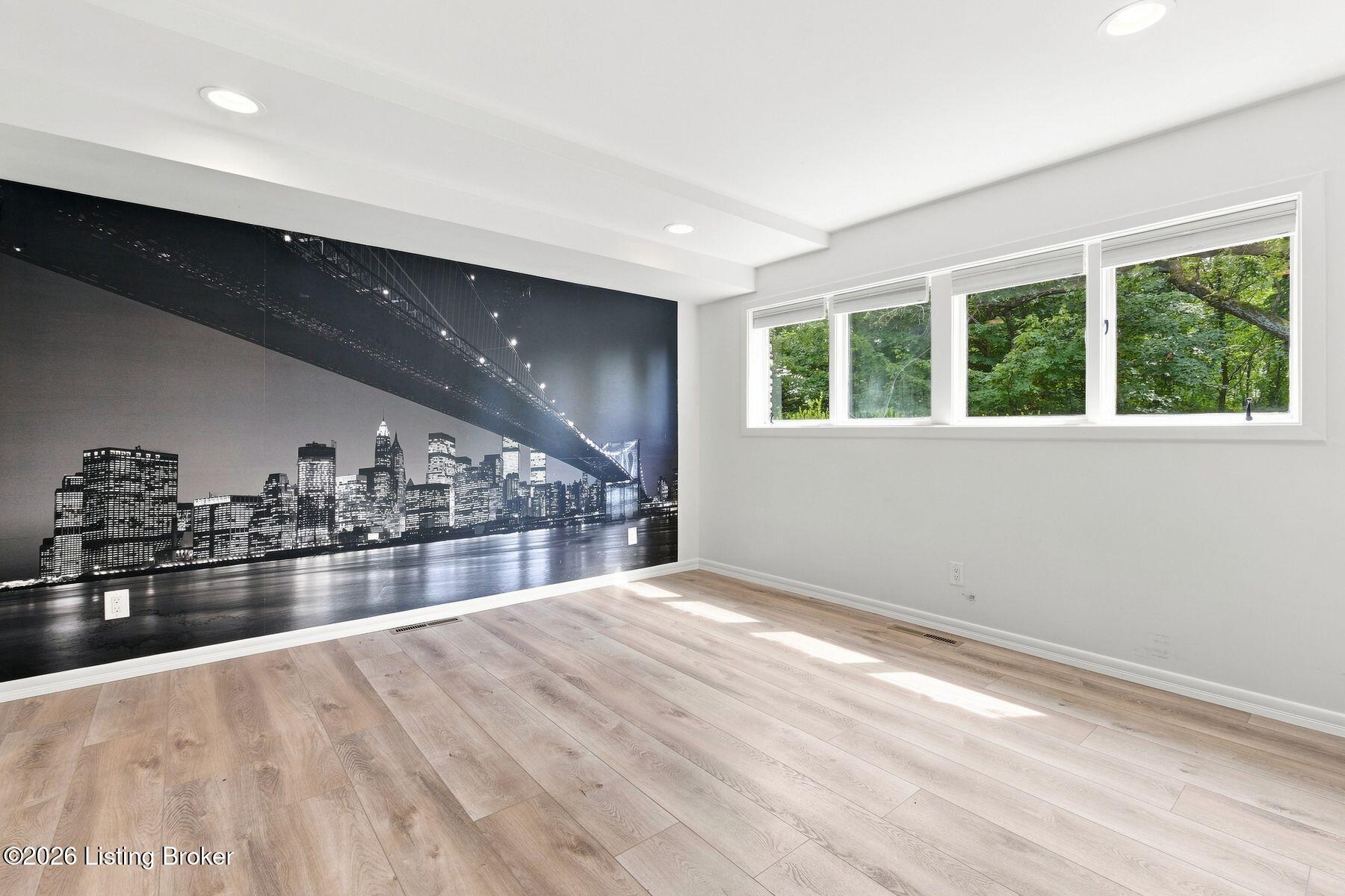 1128 Rostrevor Cir