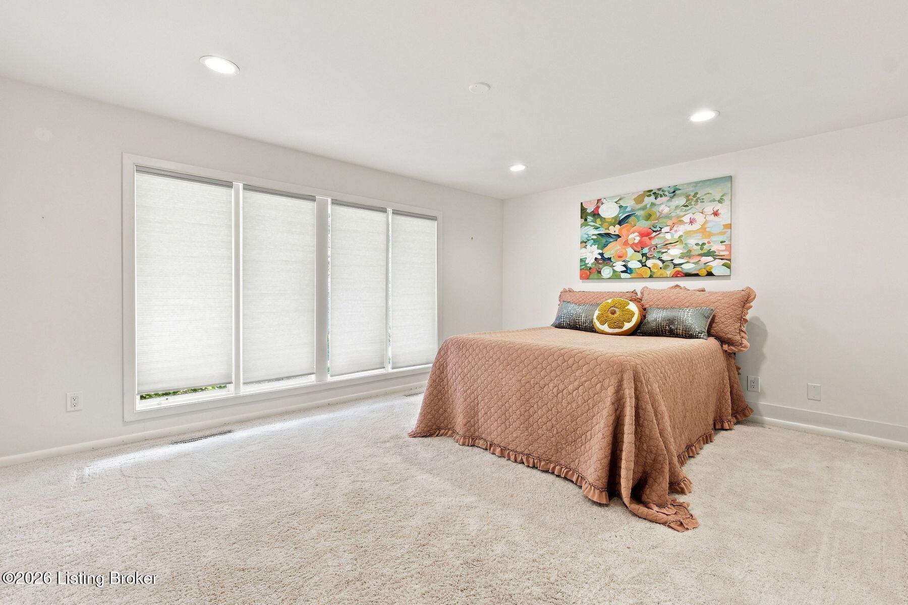 1128 Rostrevor Cir