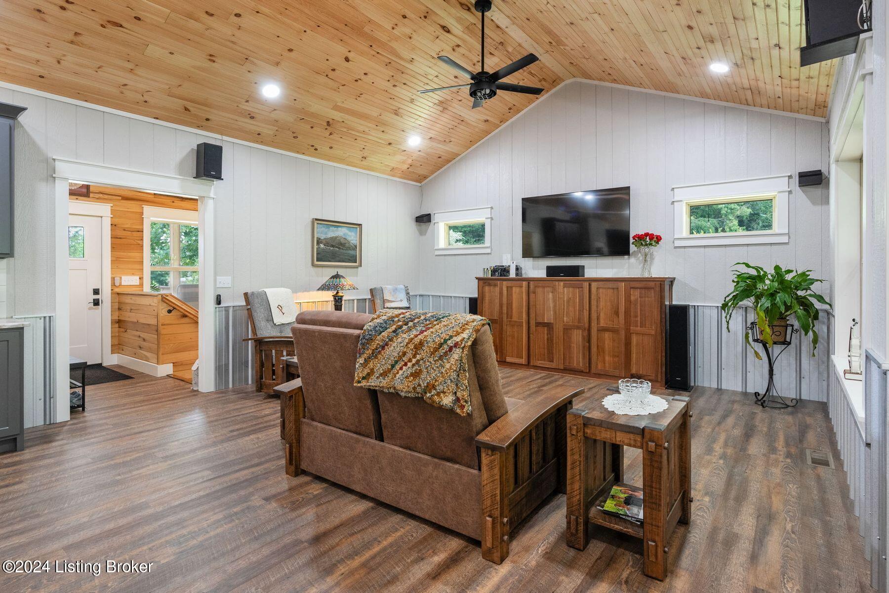 115 Rosalind Way