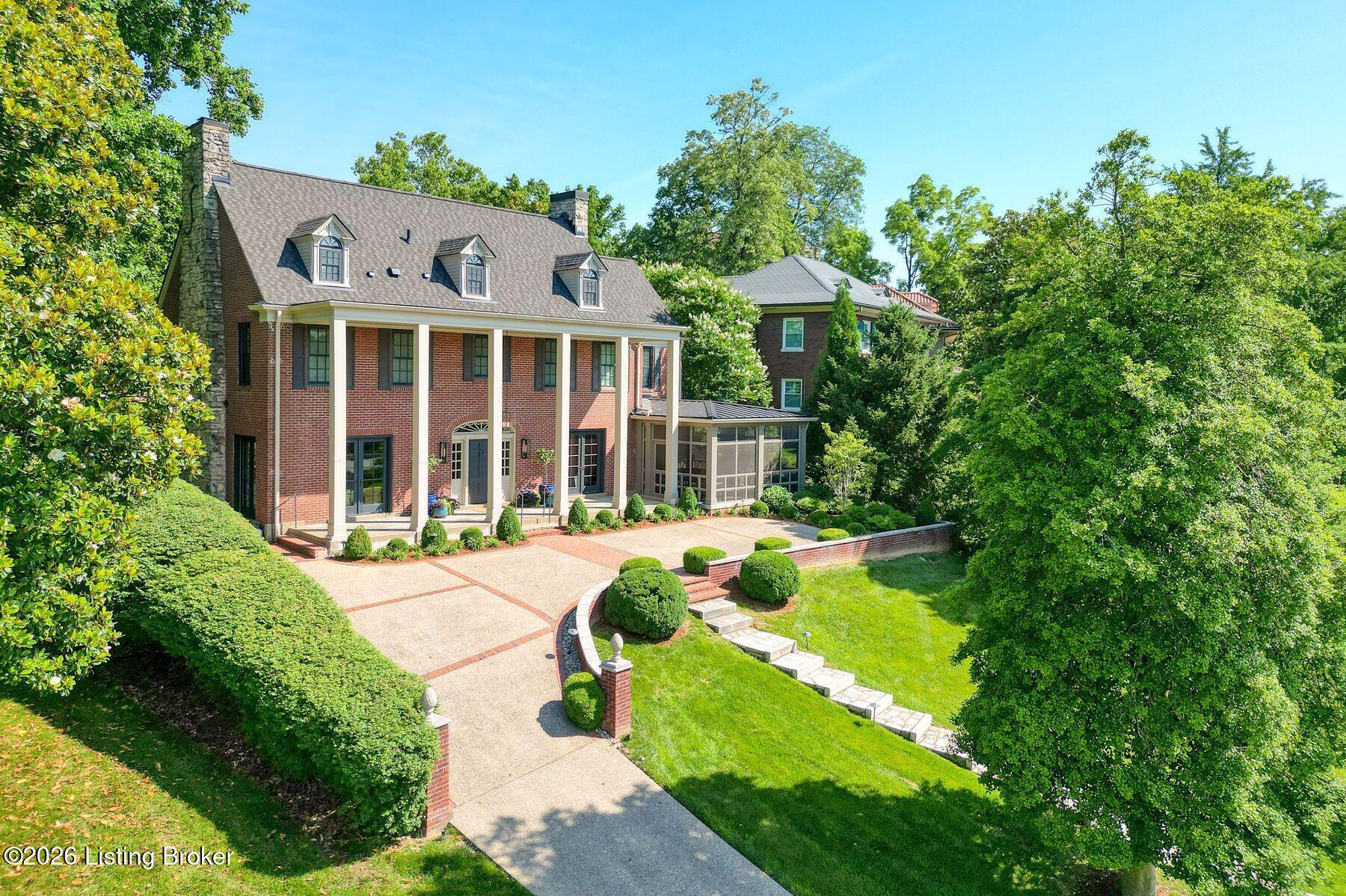 1679 Spring Dr