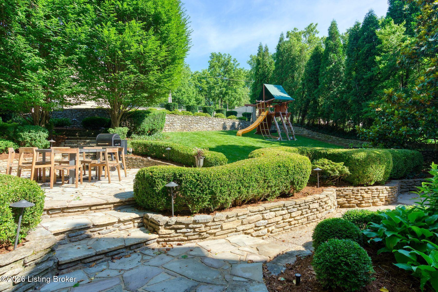 1679 Spring Dr