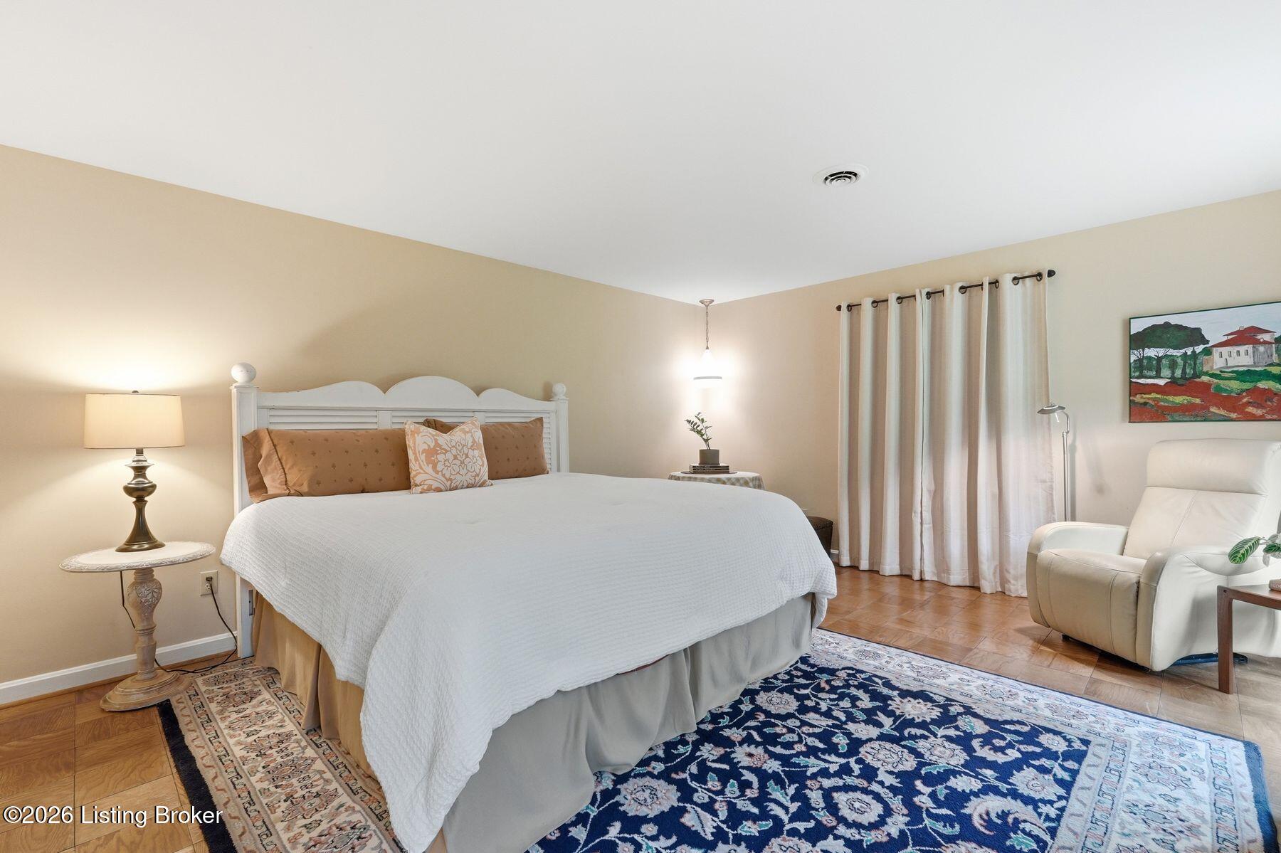 5105 Moccasin Ct