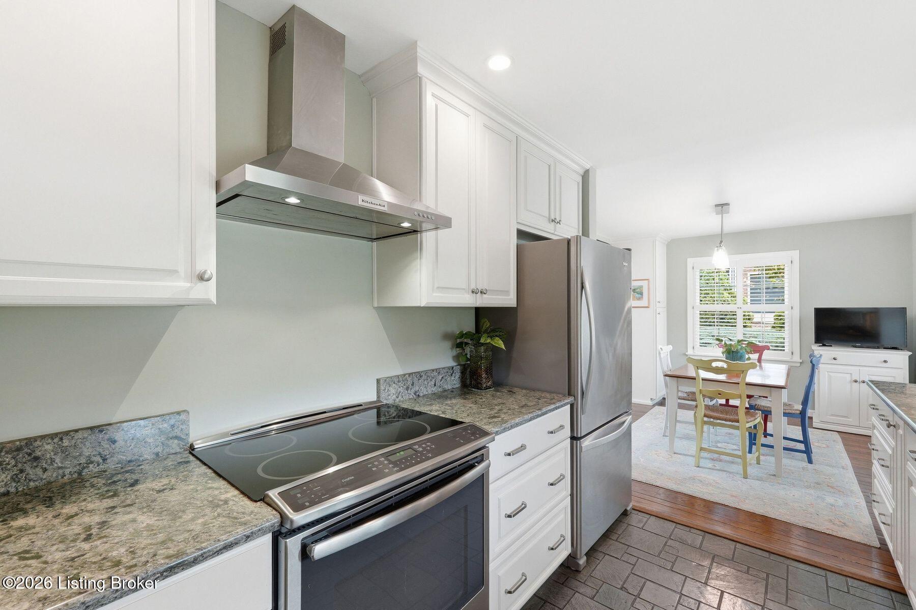 5105 Moccasin Ct