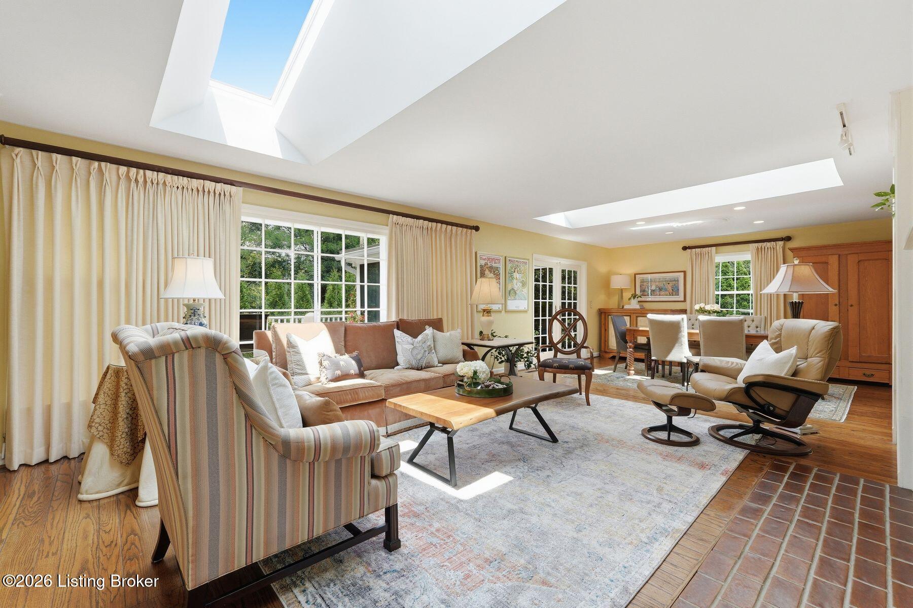 5105 Moccasin Ct