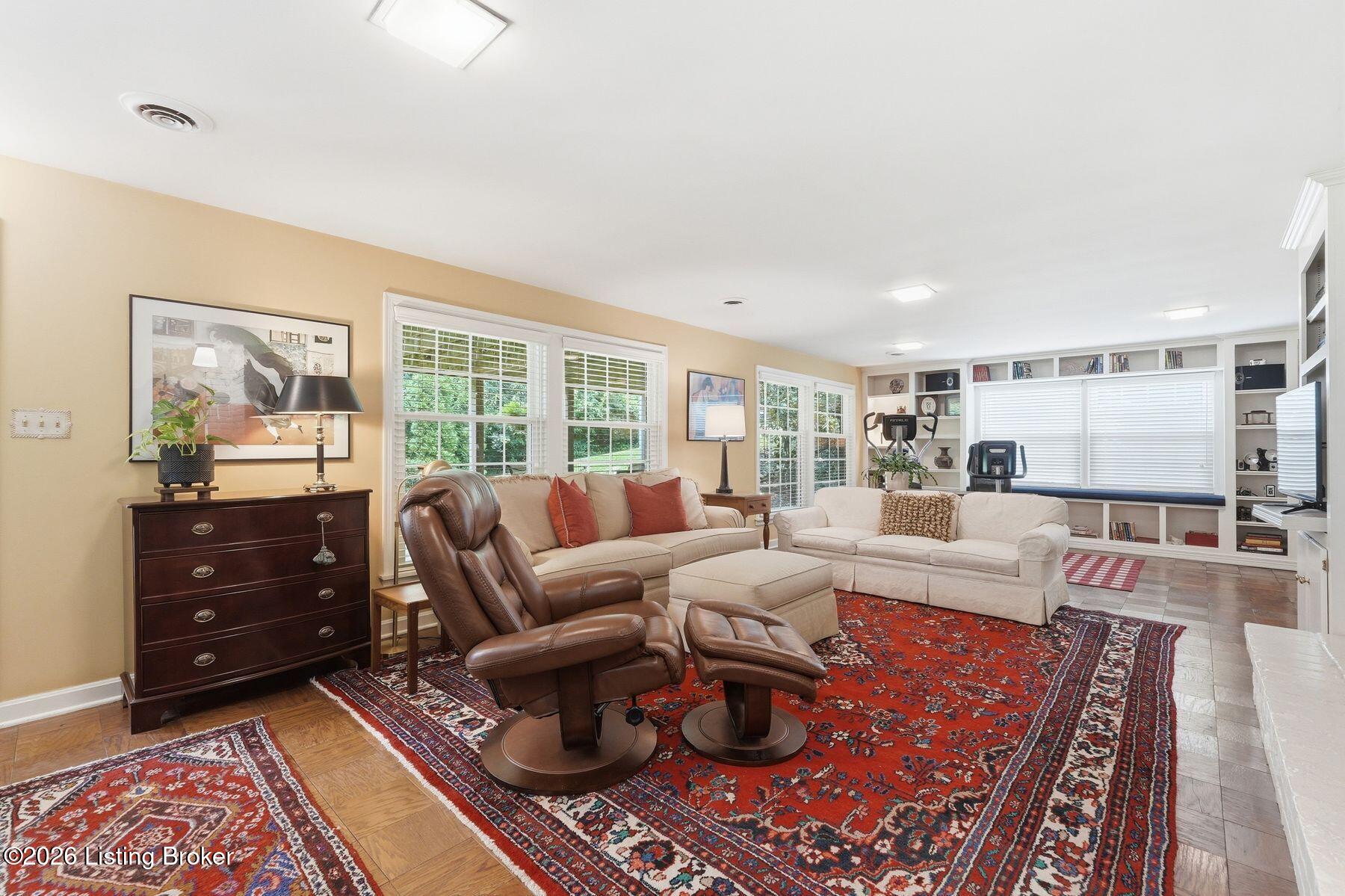 5105 Moccasin Ct