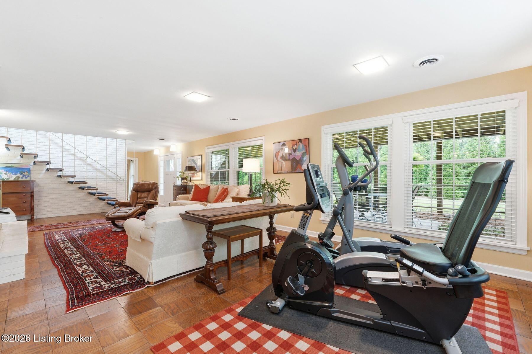 5105 Moccasin Ct