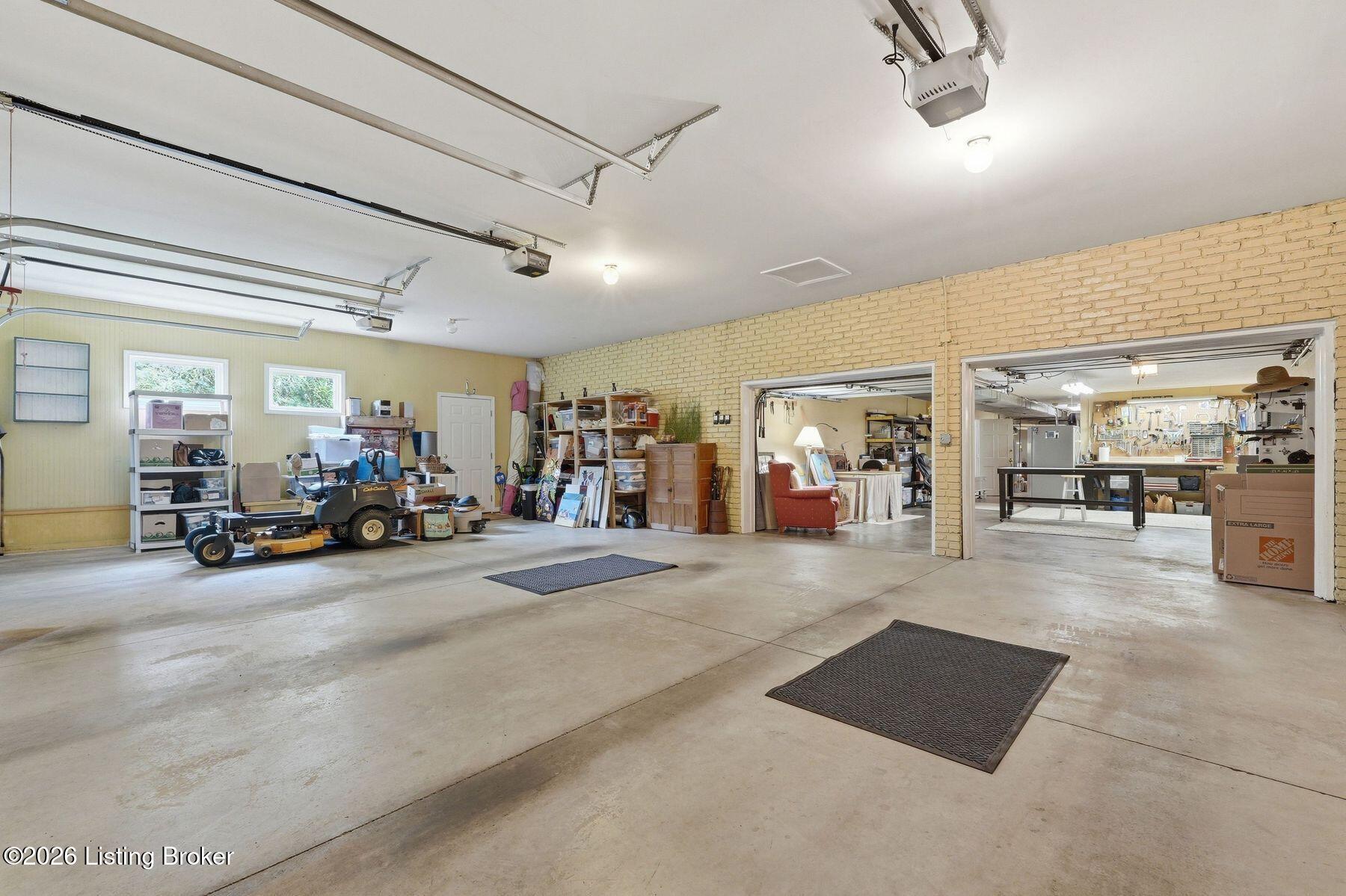5105 Moccasin Ct