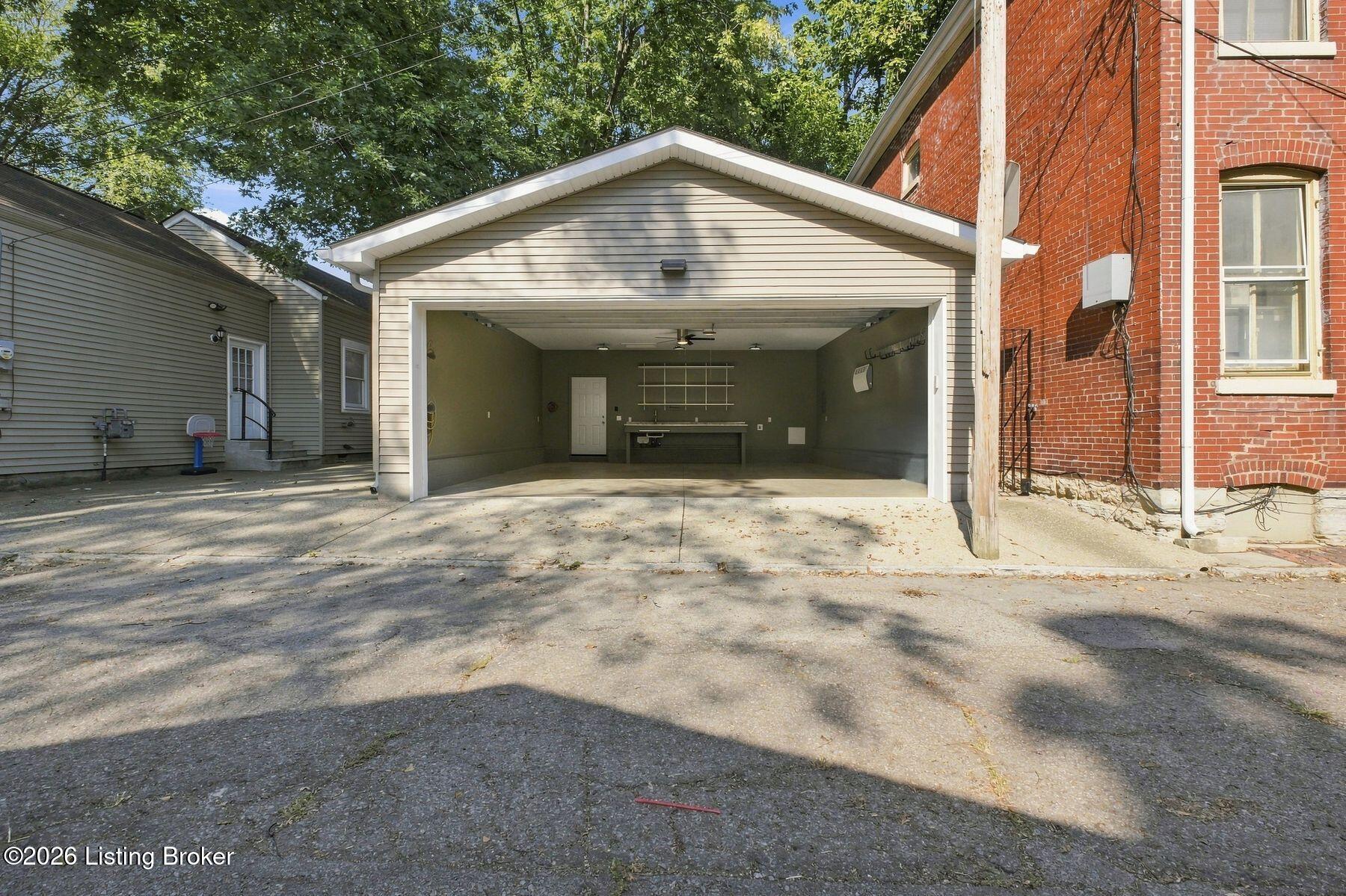 1031 S 7th St