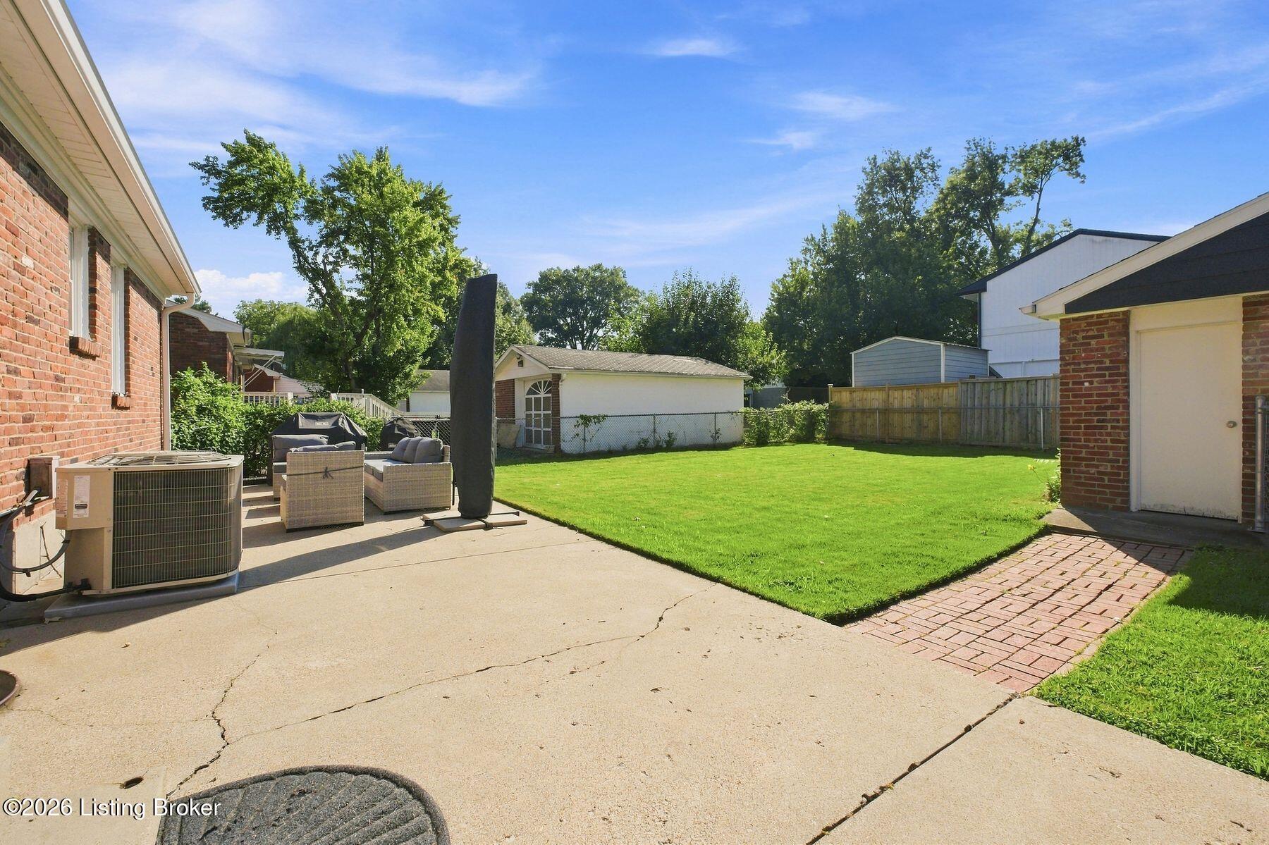 2906 Thistlewood Dr