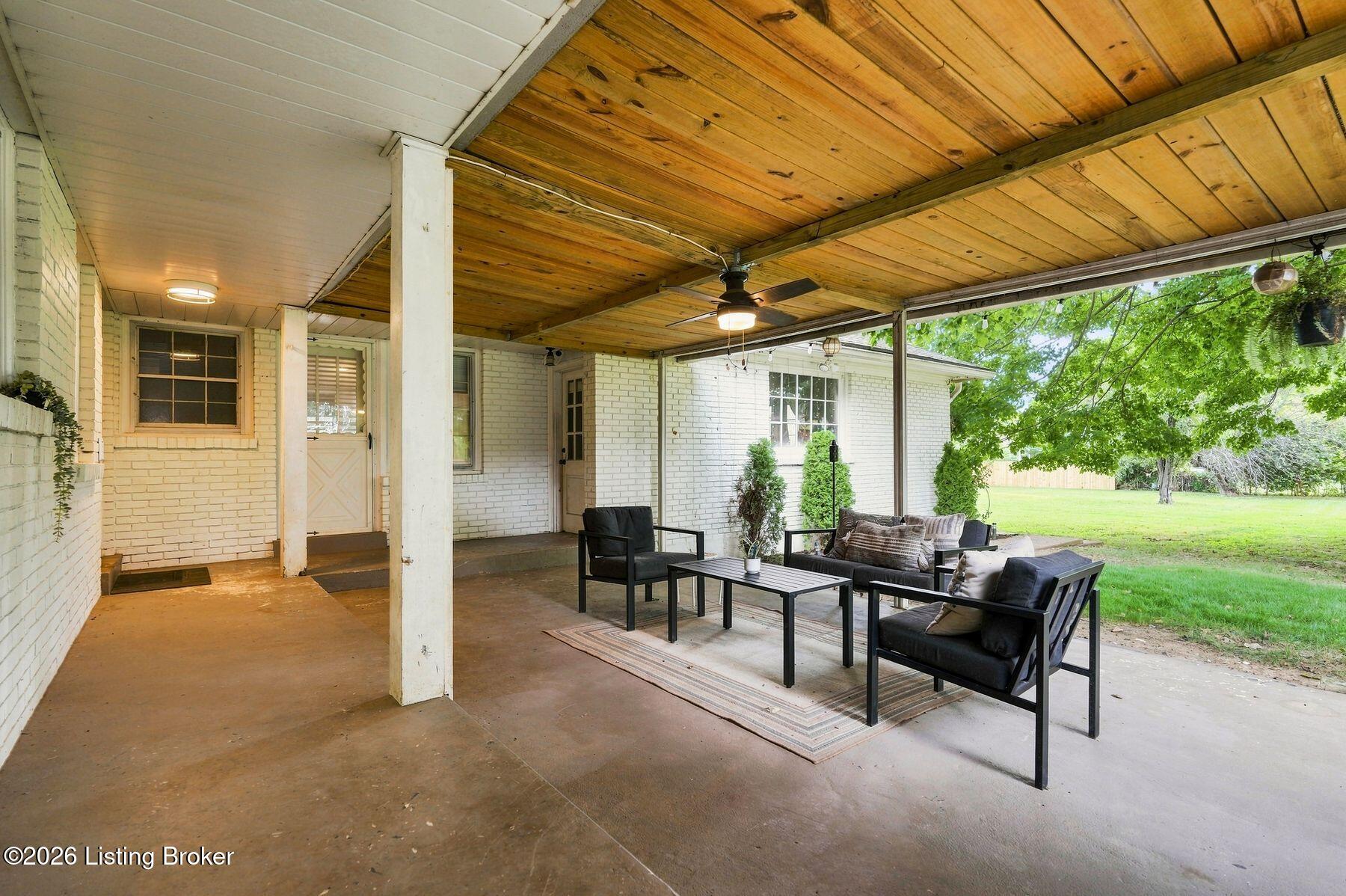 2208 Bashford Manor Ln