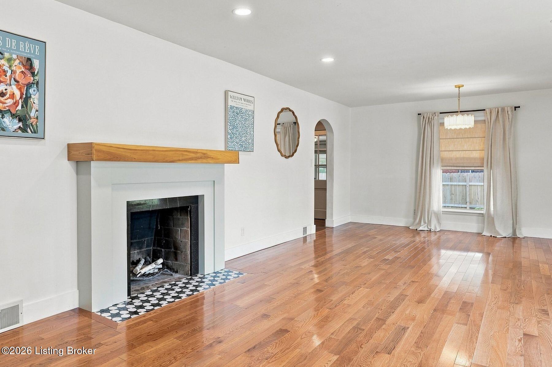 2208 Bashford Manor Ln