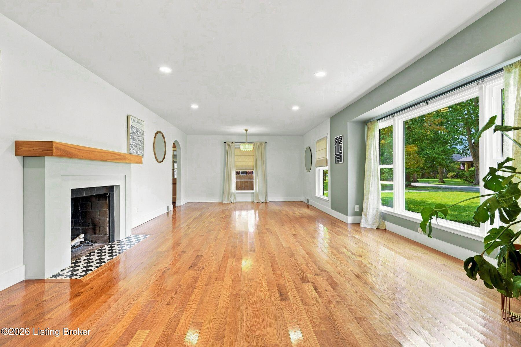 2208 Bashford Manor Ln